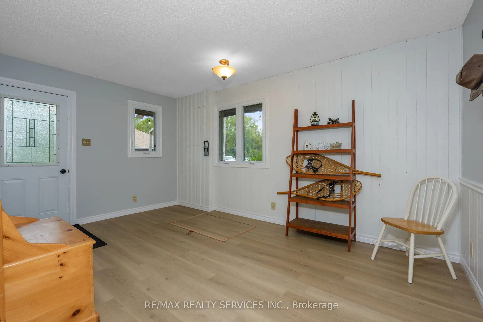 8777 17th Sideroad