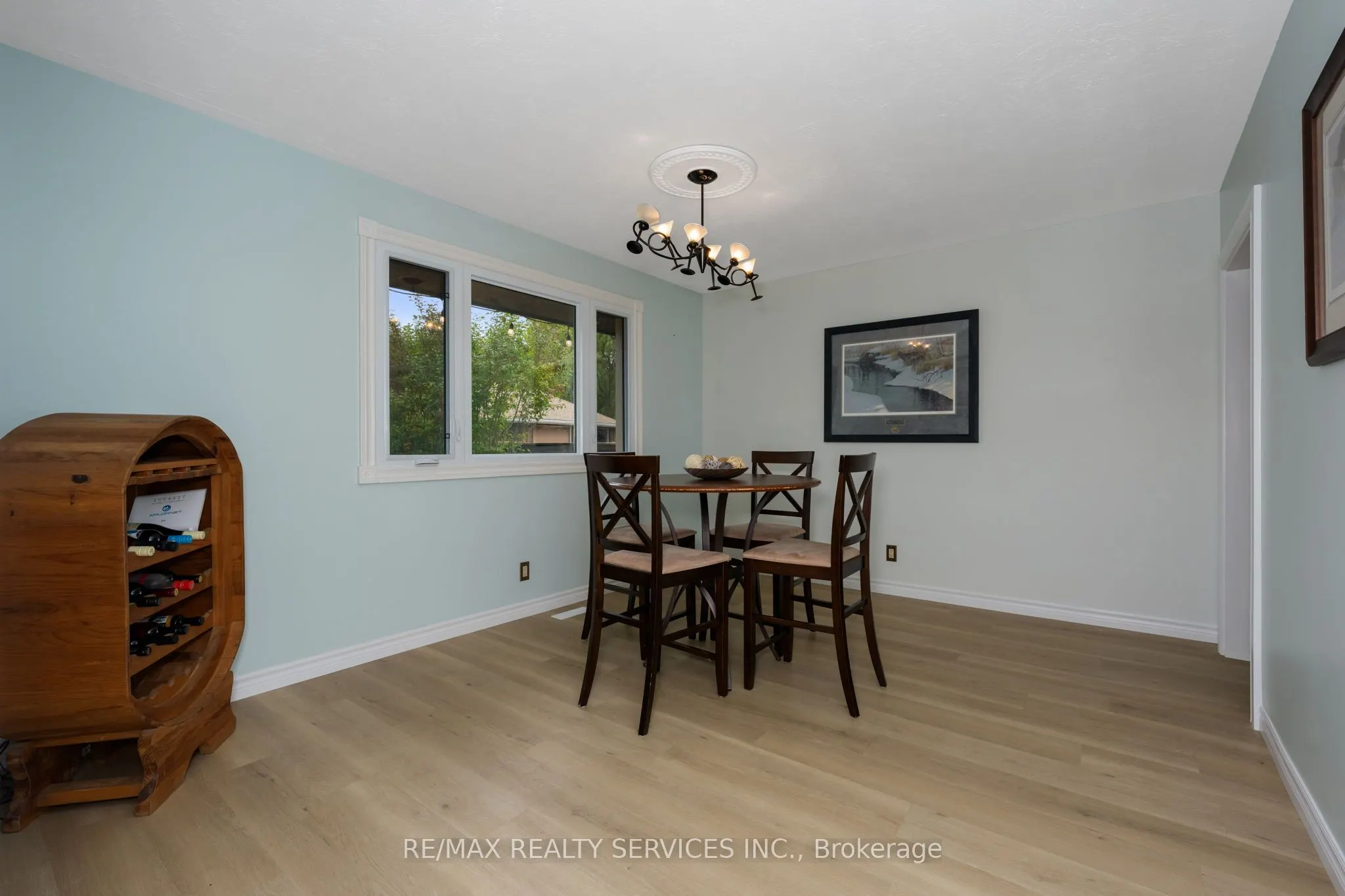8777 17th Sideroad