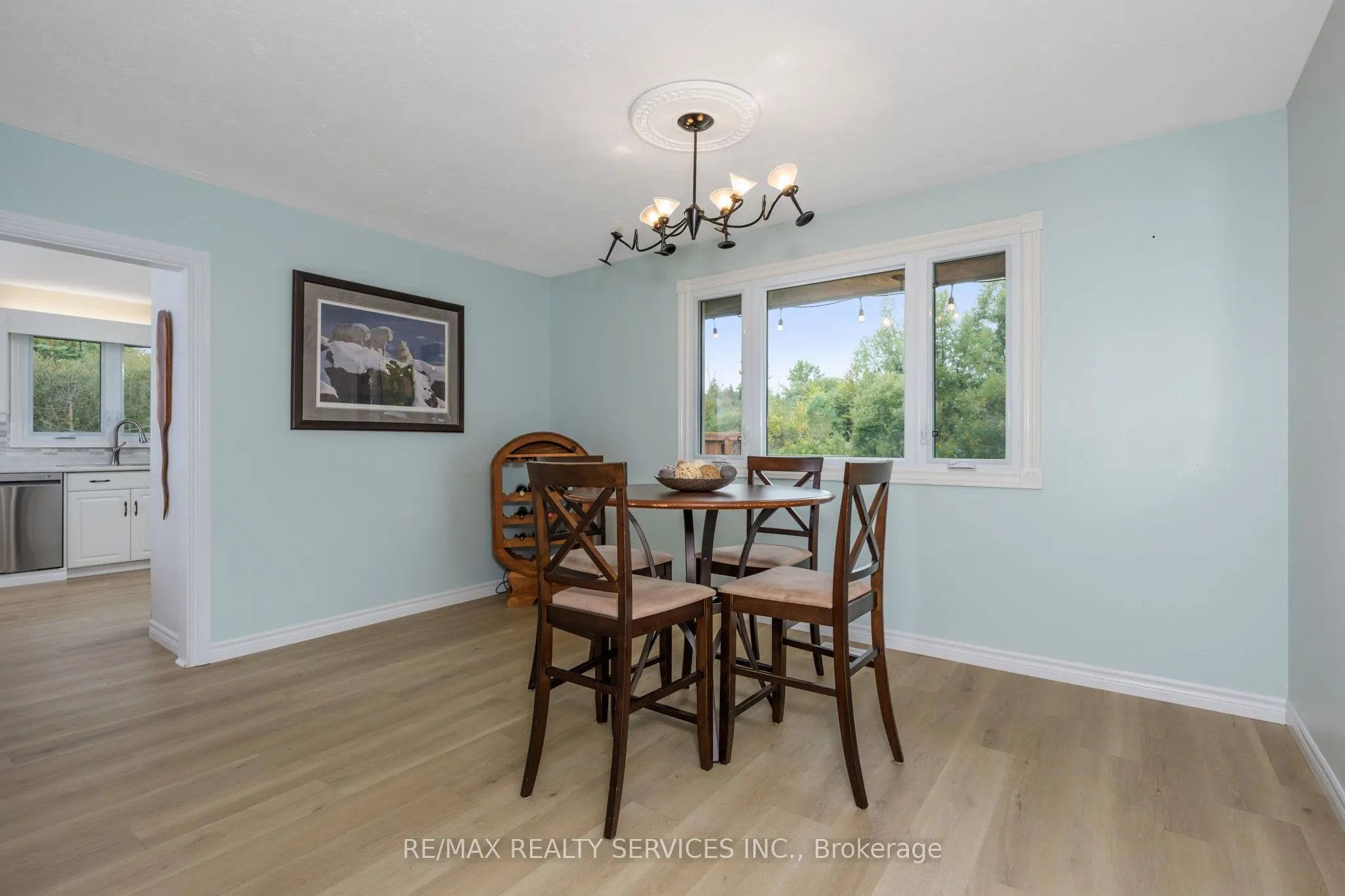8777 17th Sideroad