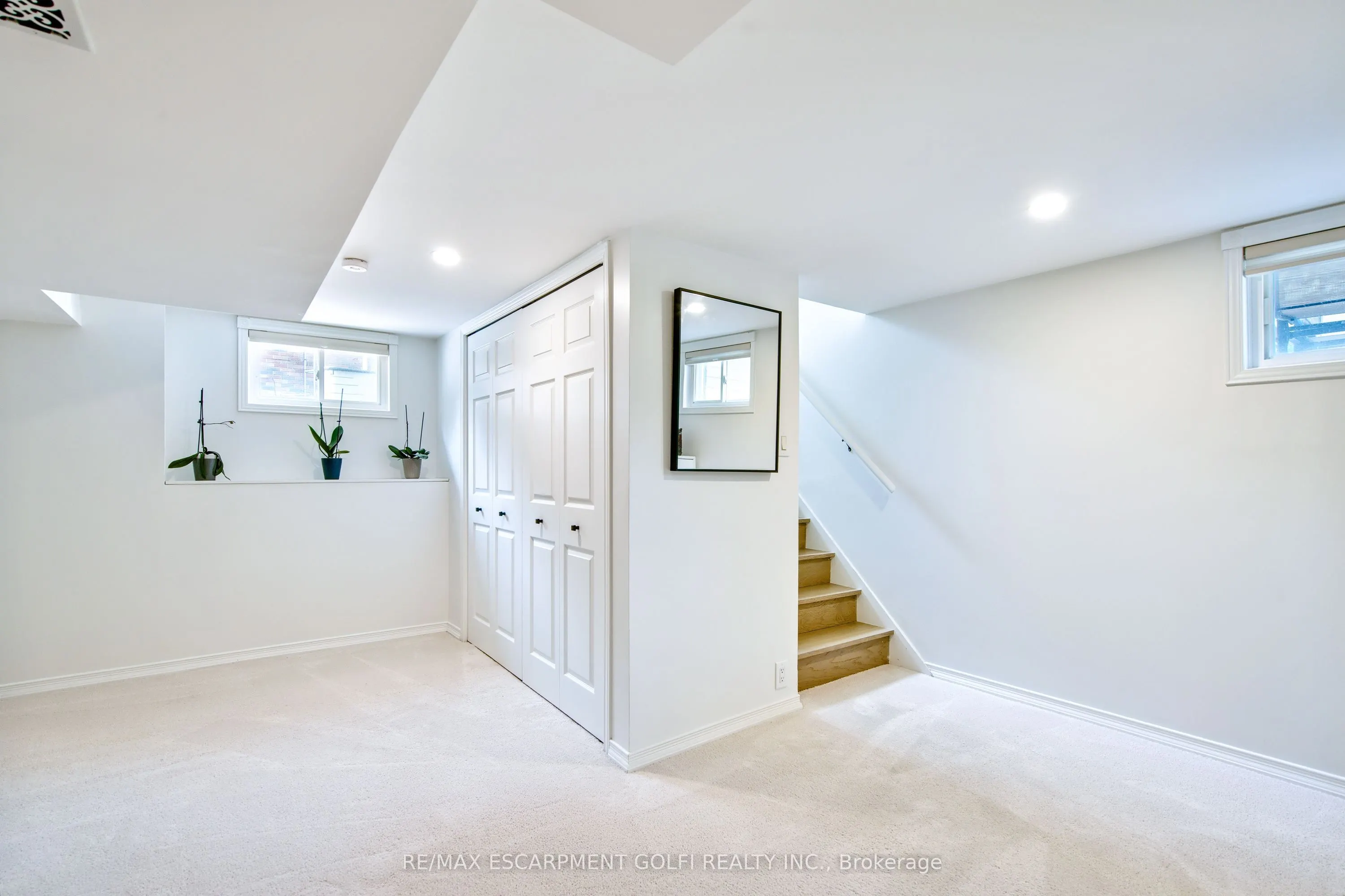 38 Albany Drive