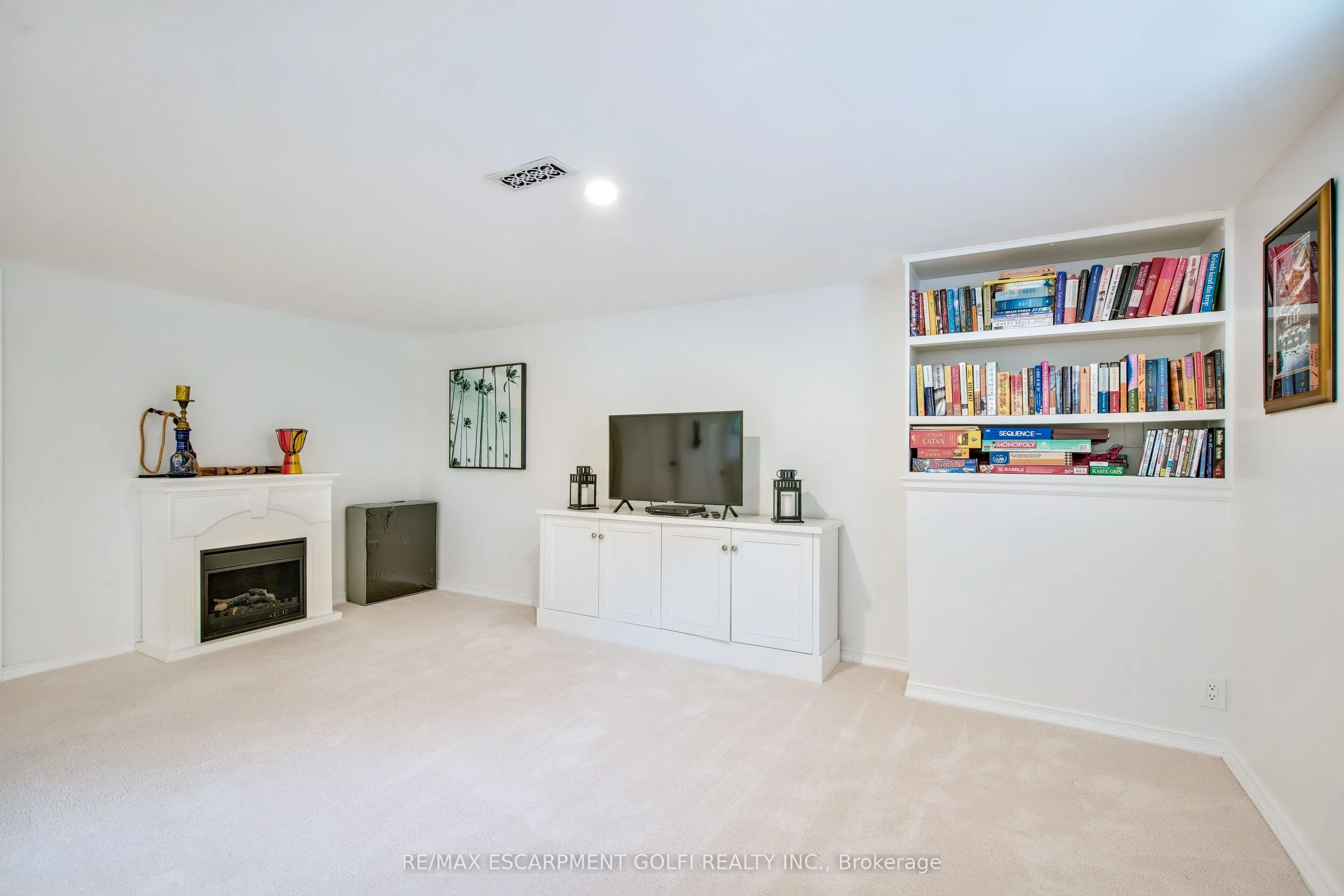 38 Albany Drive