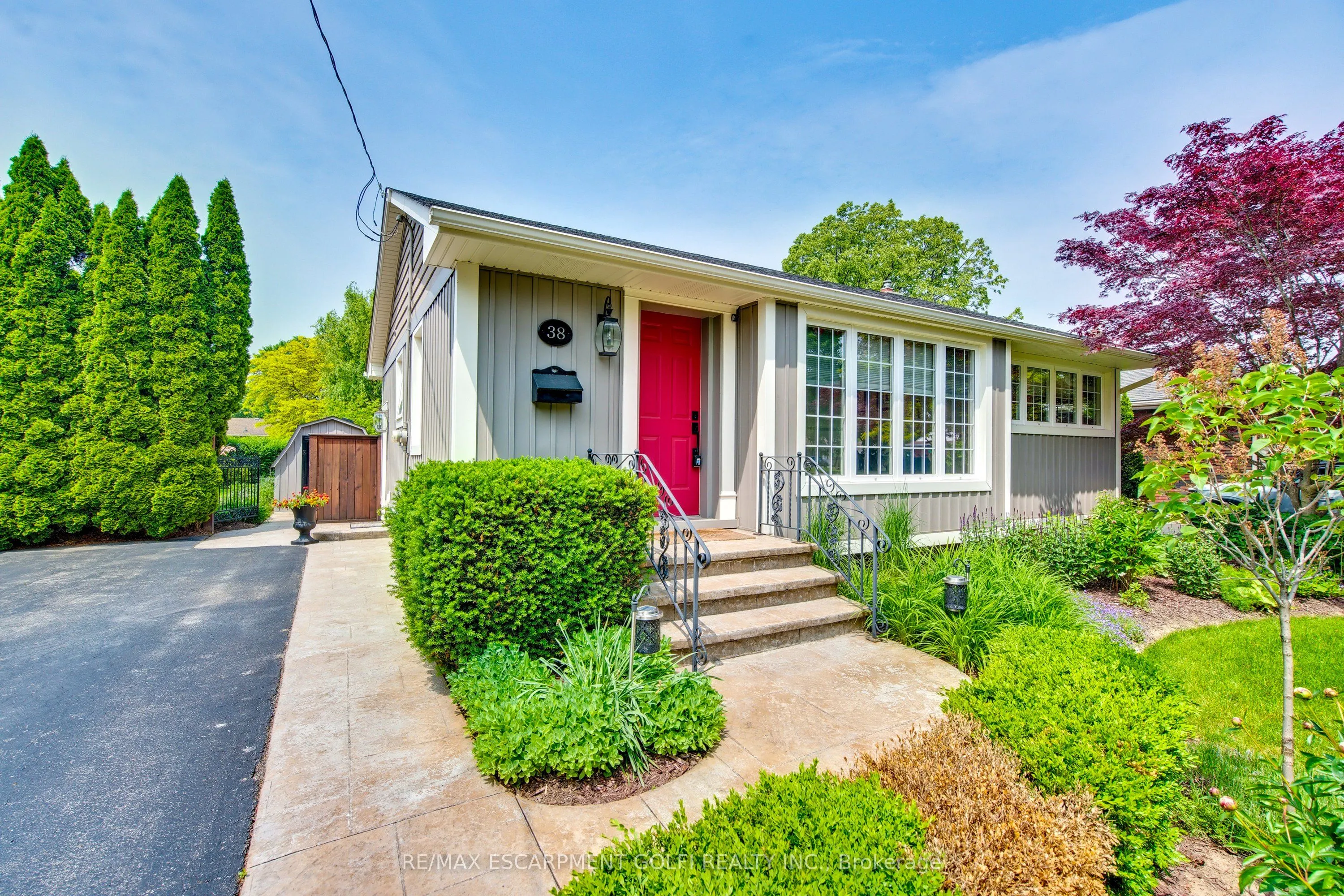38 Albany Drive