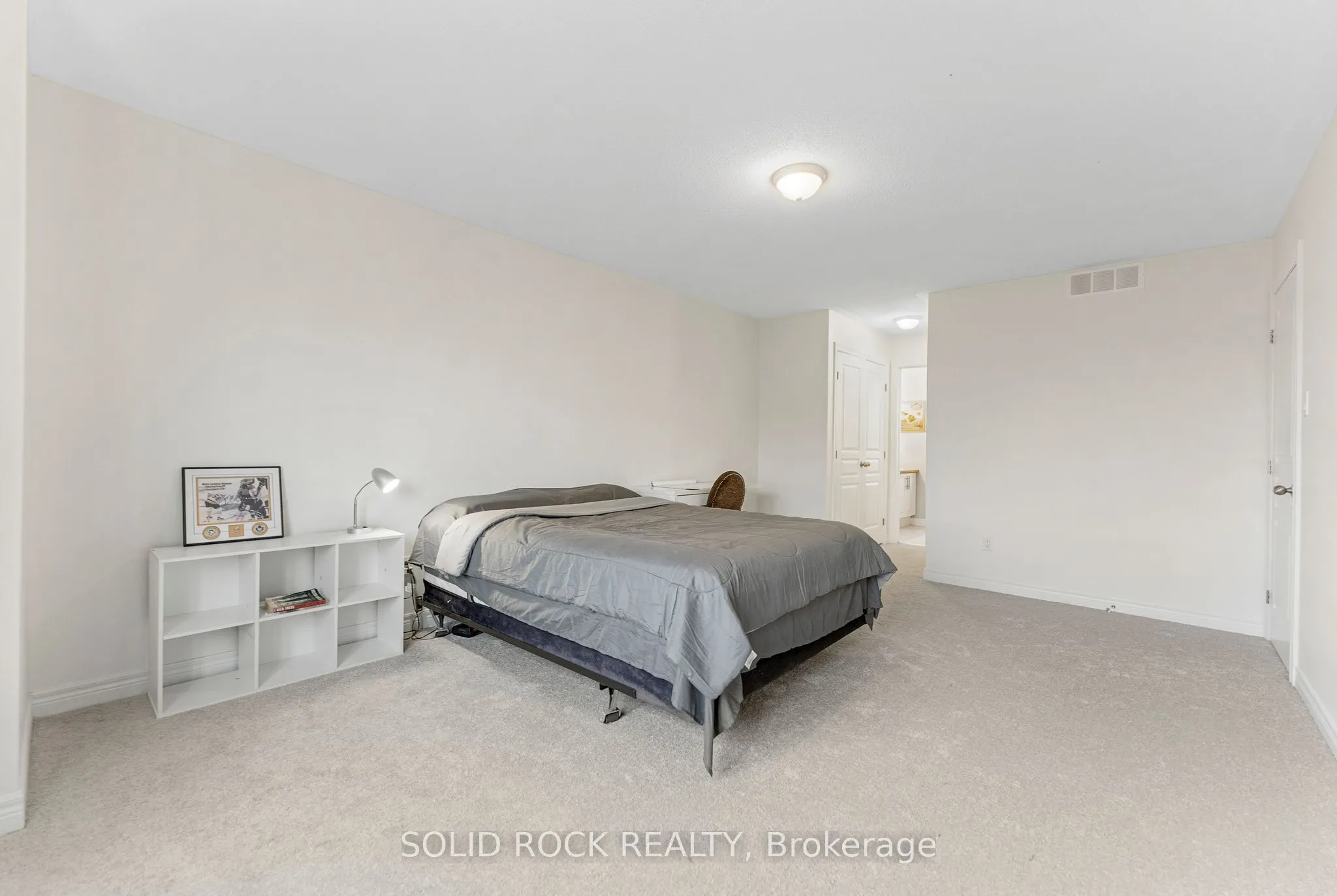 53 WILLOWSHORE Way