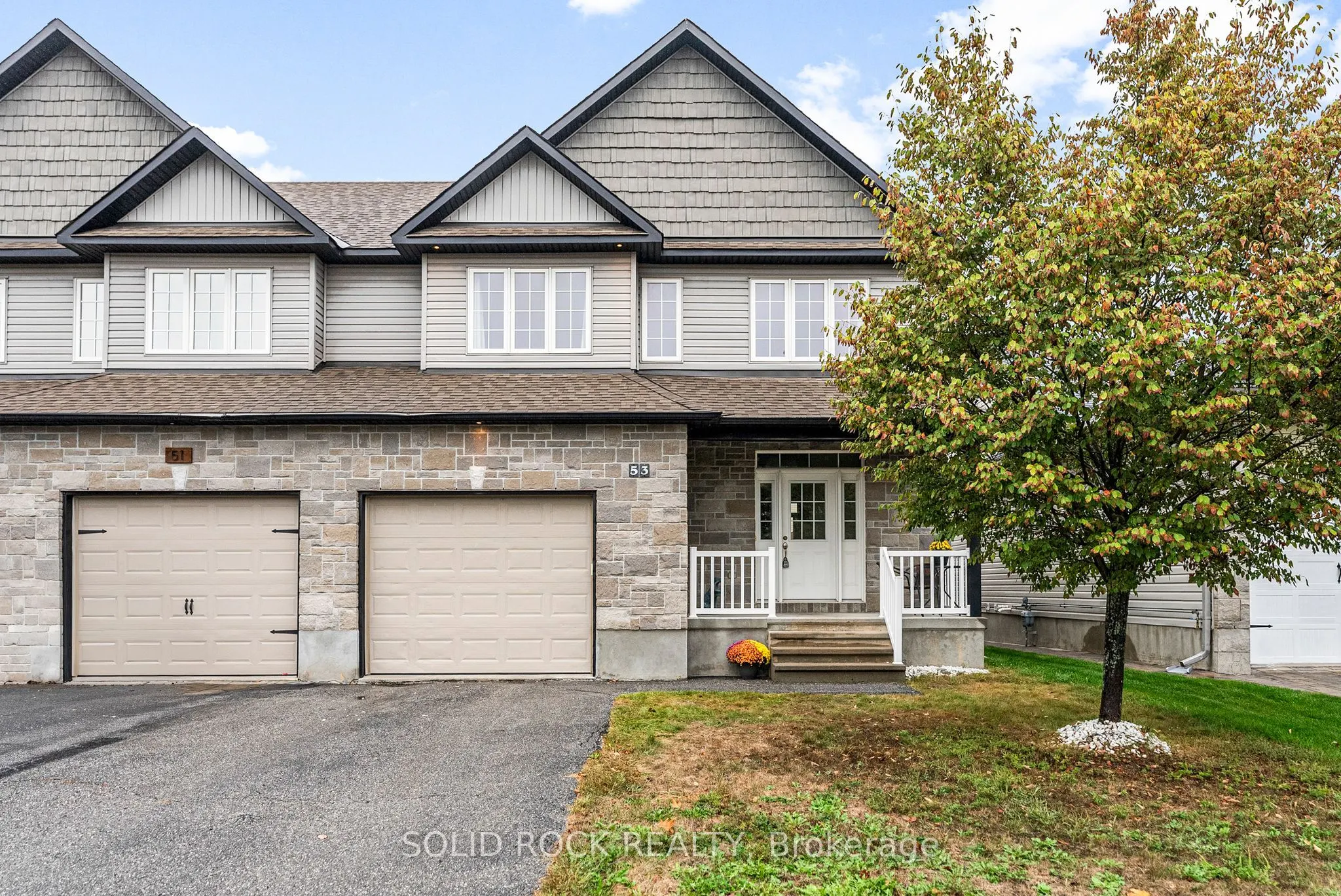 53 WILLOWSHORE Way