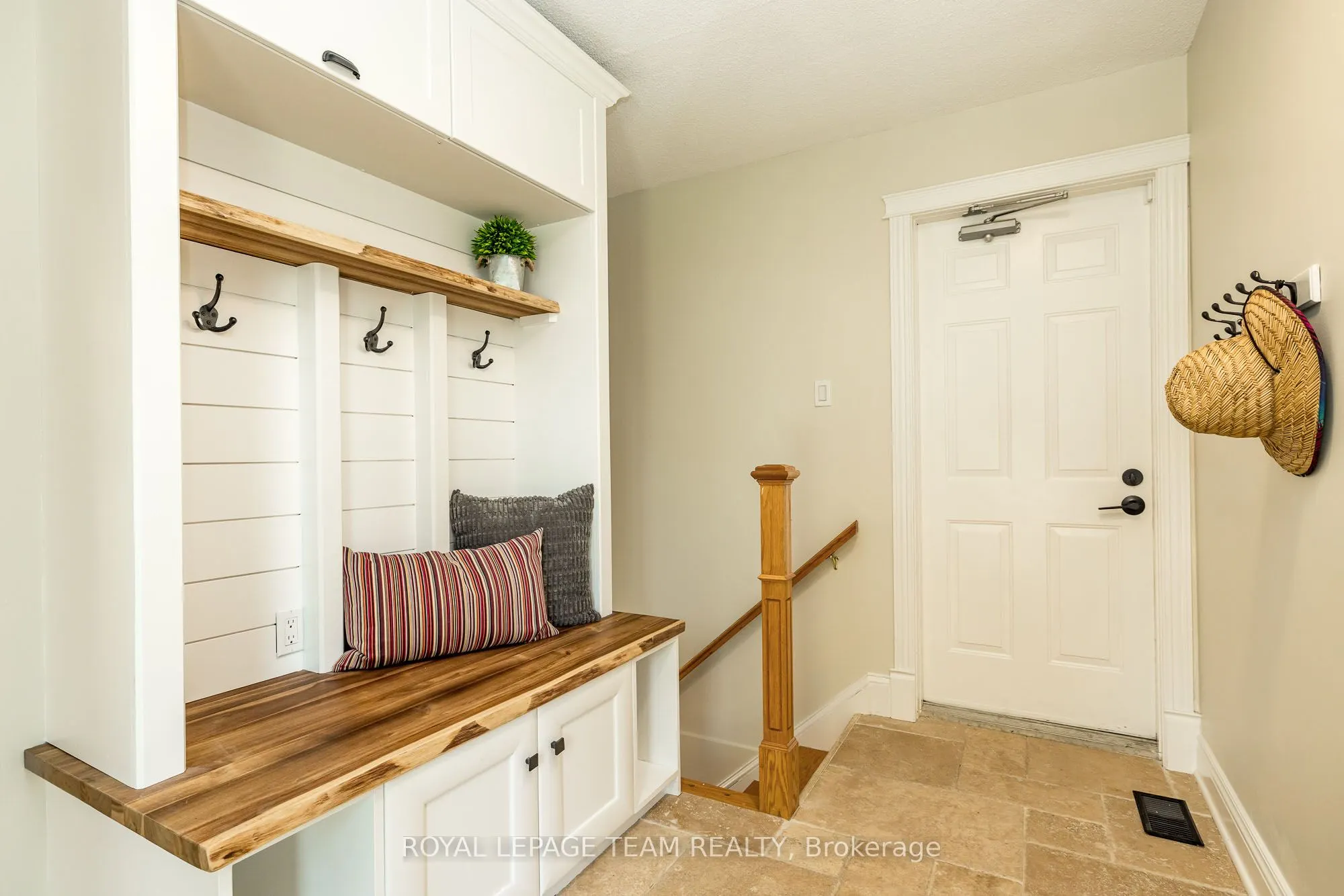 1216A River Road