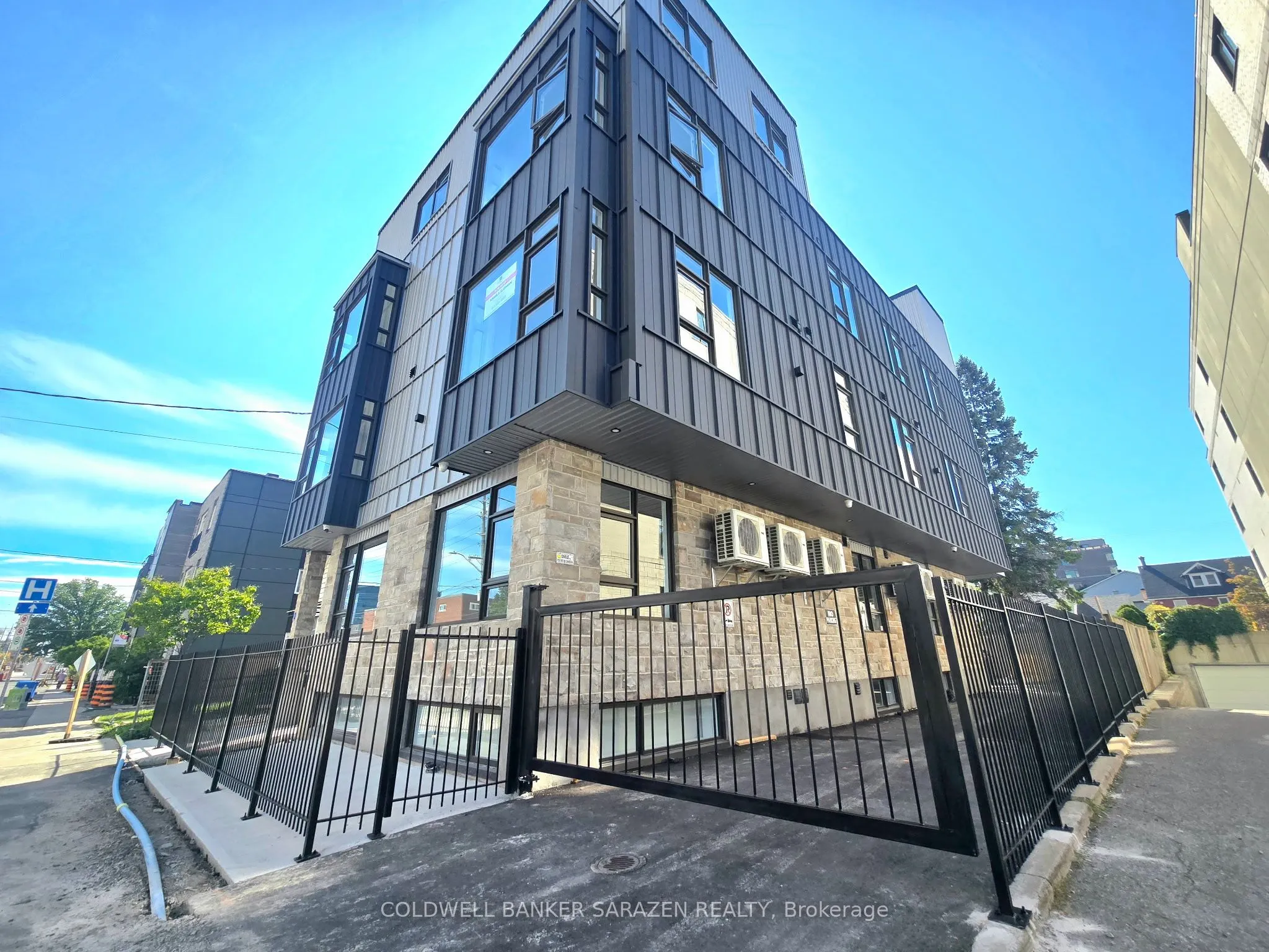 10 MCARTHUR Avenue, #101