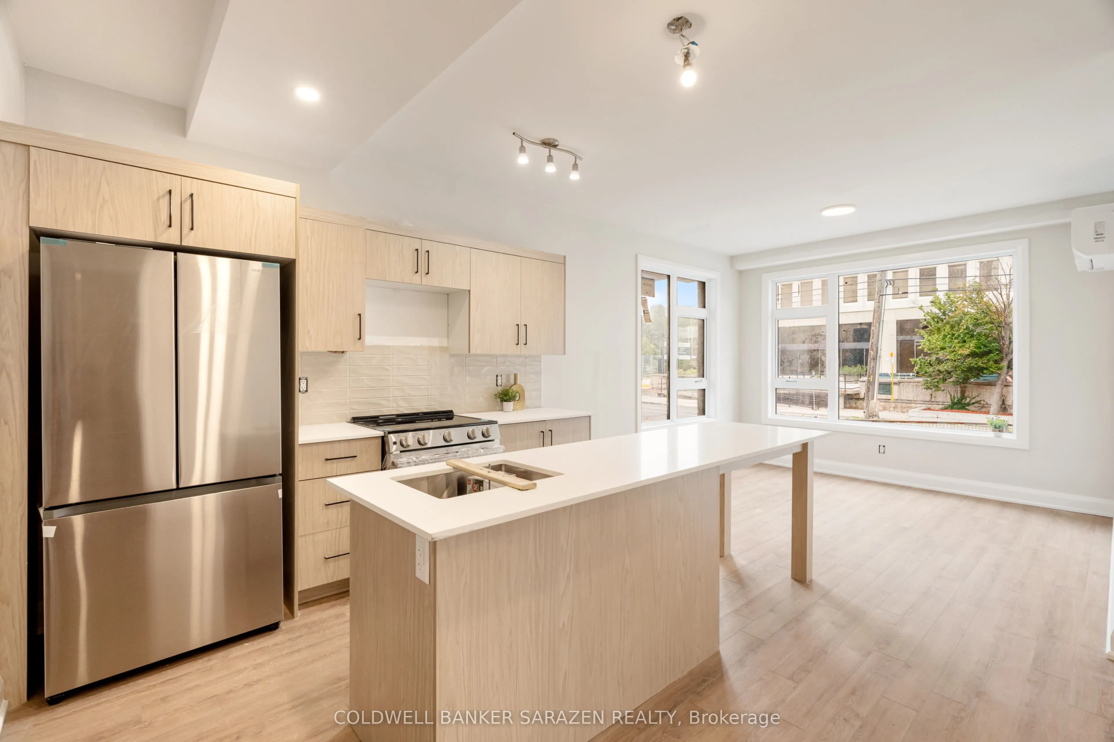 10 MCARTHUR Avenue, #101