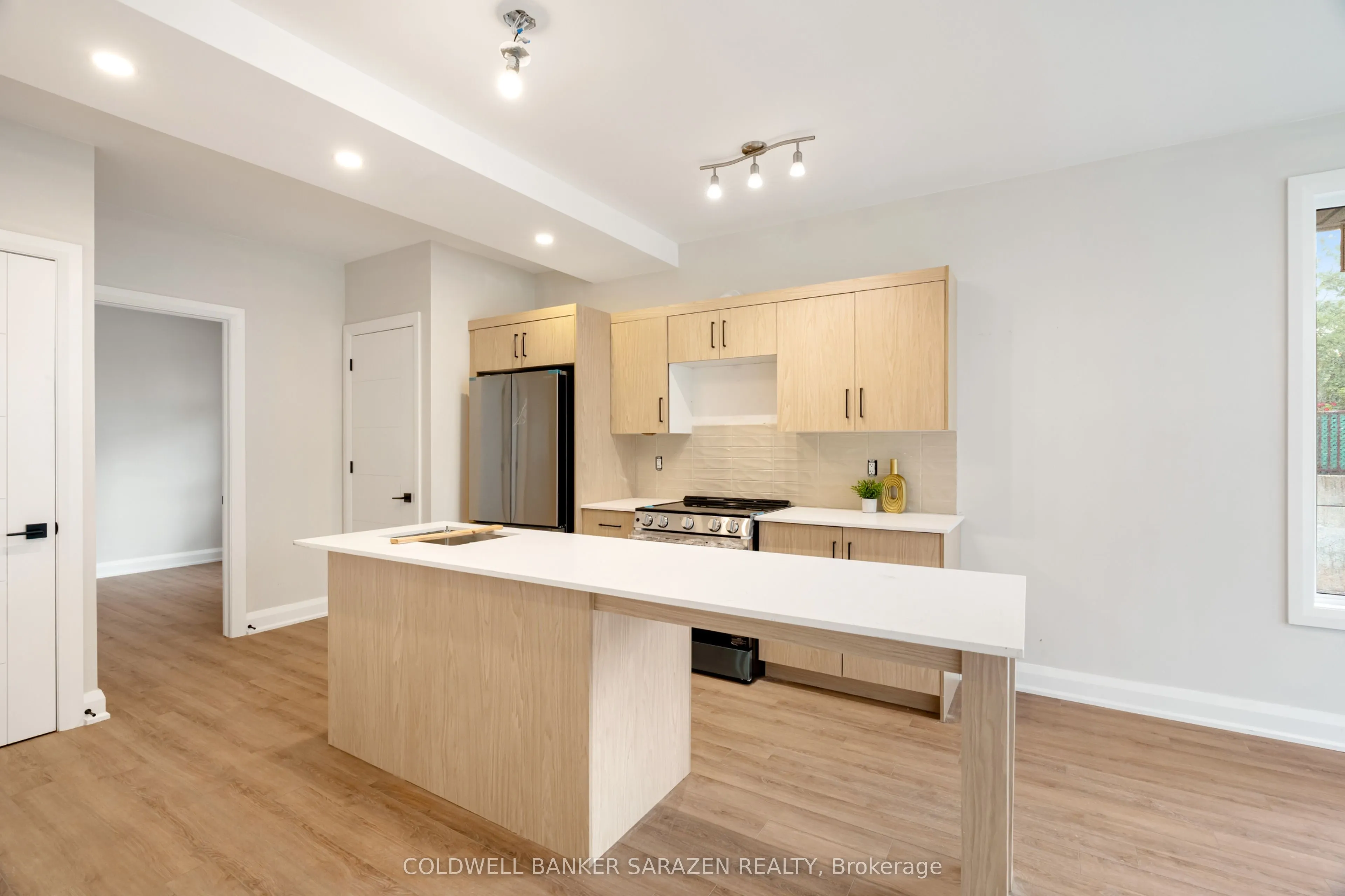 10 MCARTHUR Avenue, #101