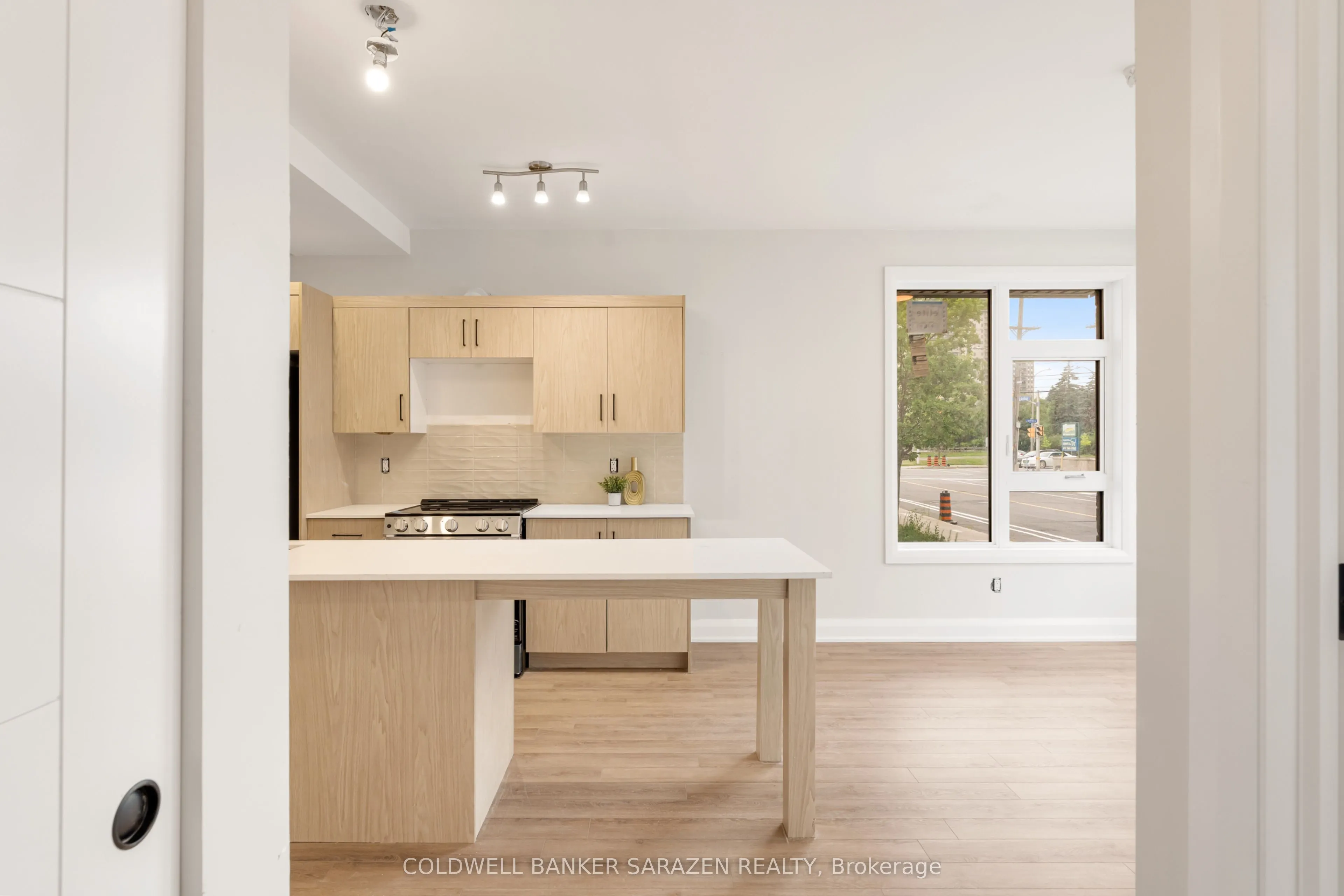 10 MCARTHUR Avenue, #101