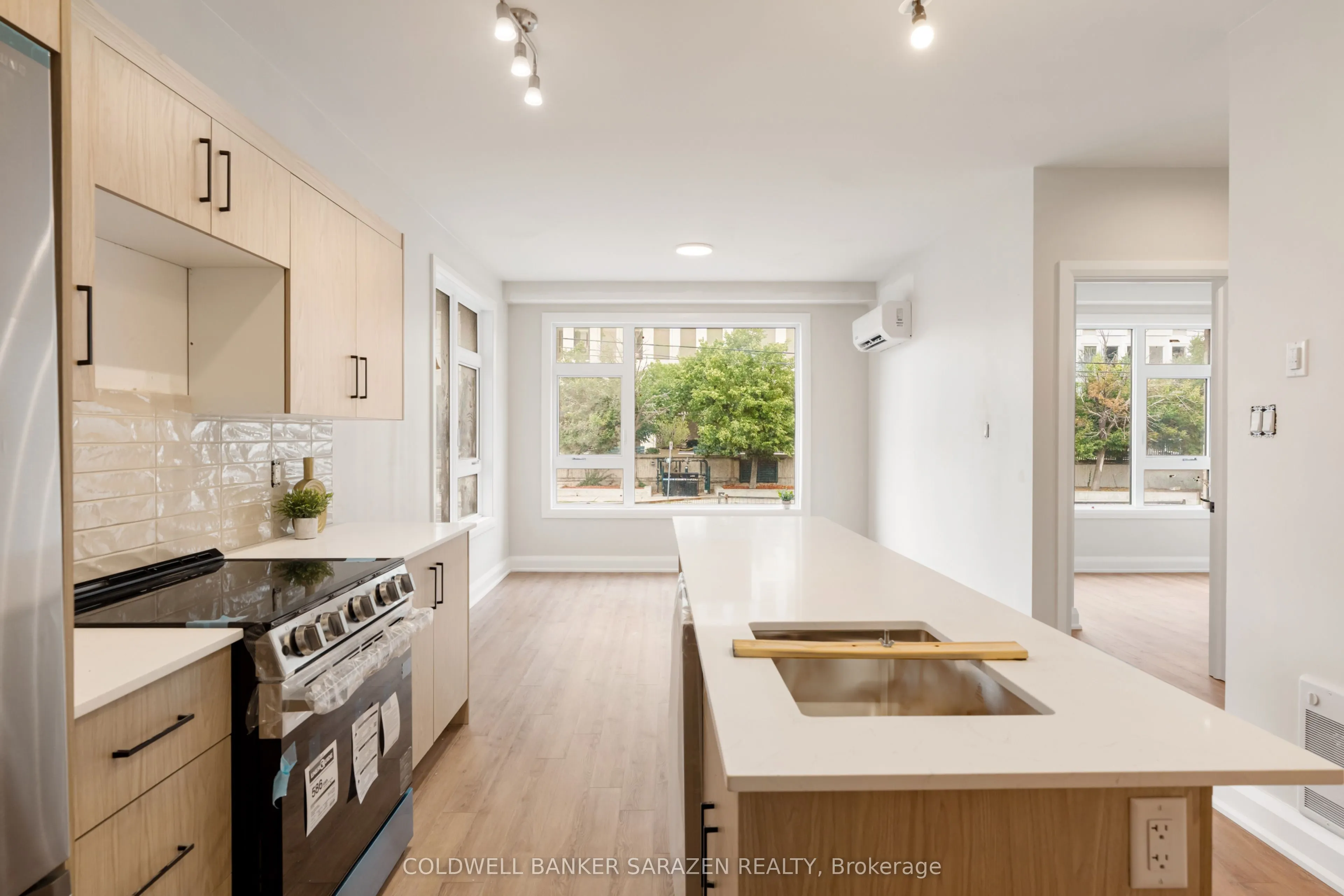 10 MCARTHUR Avenue, #101