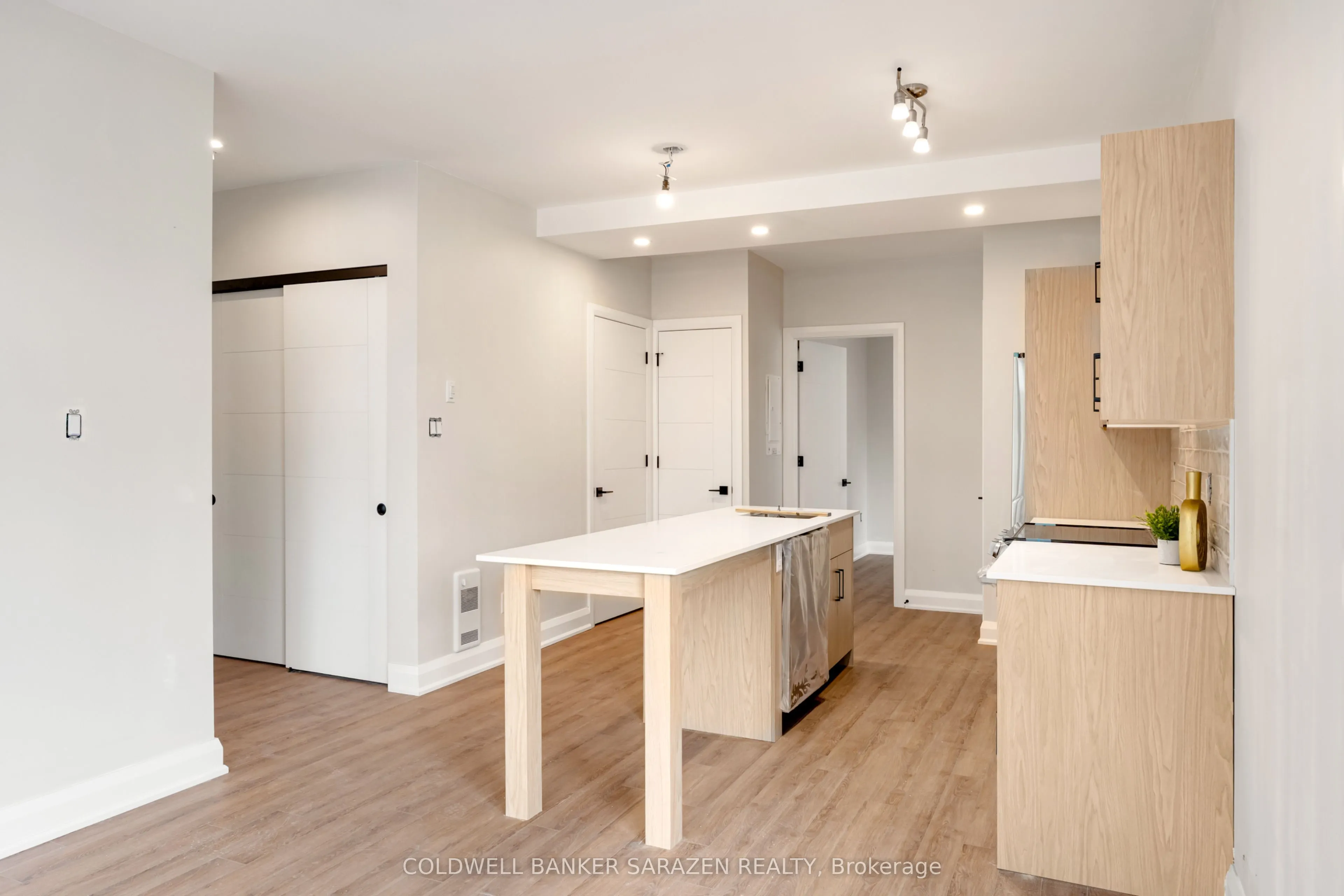 10 MCARTHUR Avenue, #101