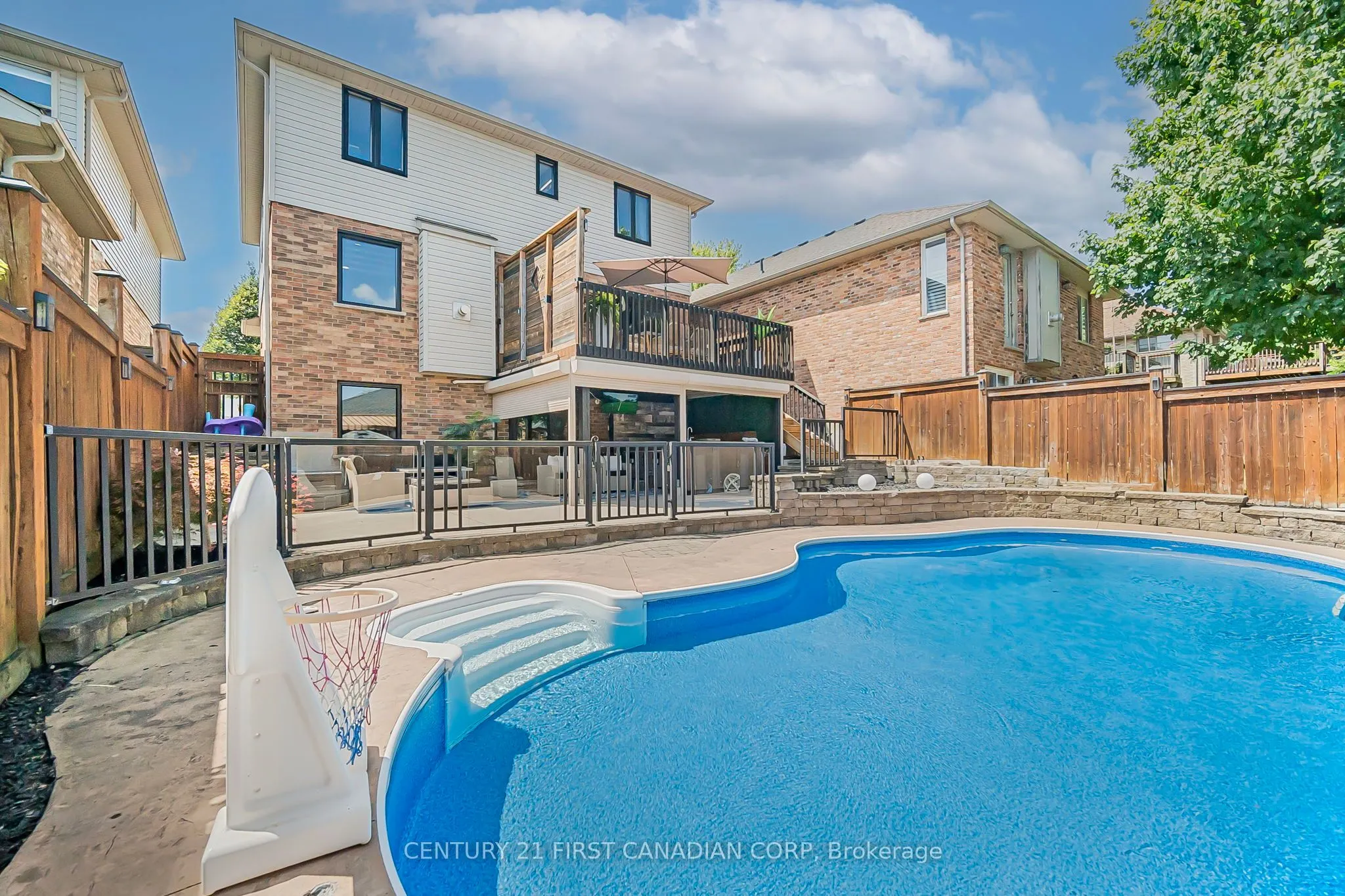 688 Clearwater Crescent