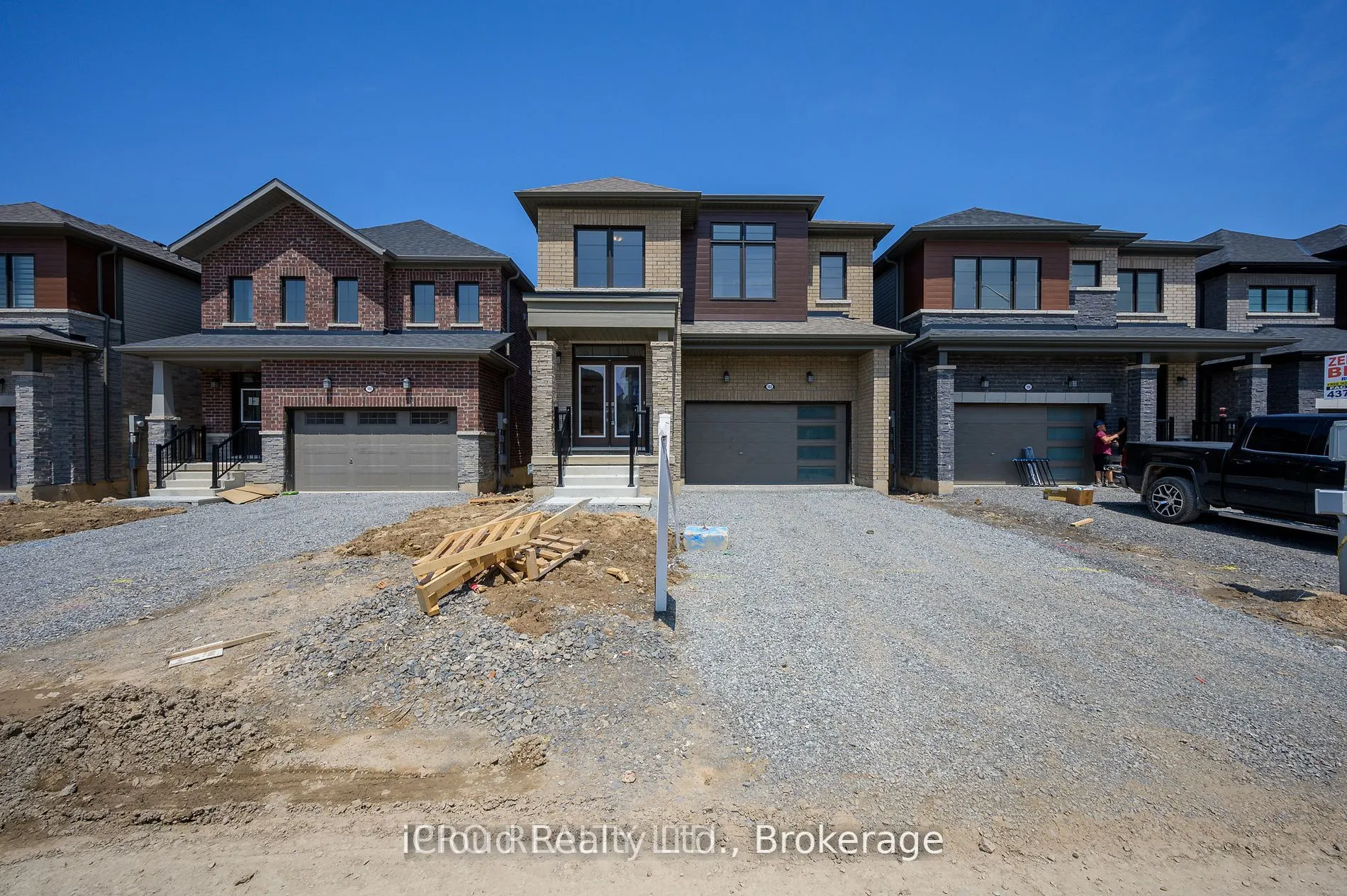 102 SUNFLOWER Crescent