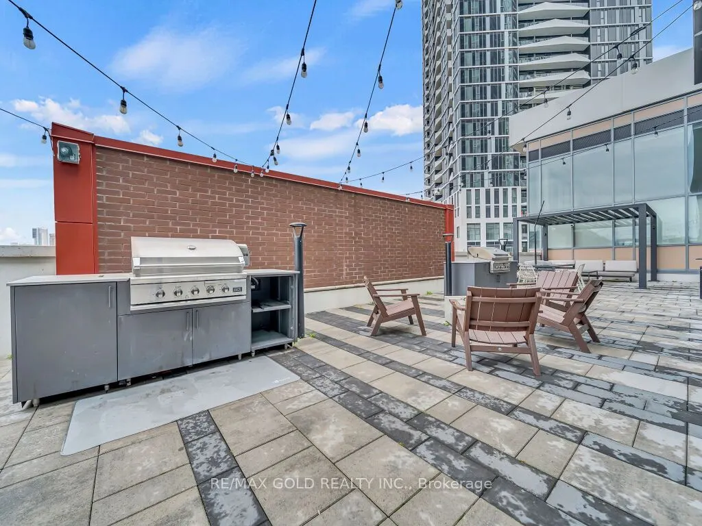 5 Wellington Street, #1405
