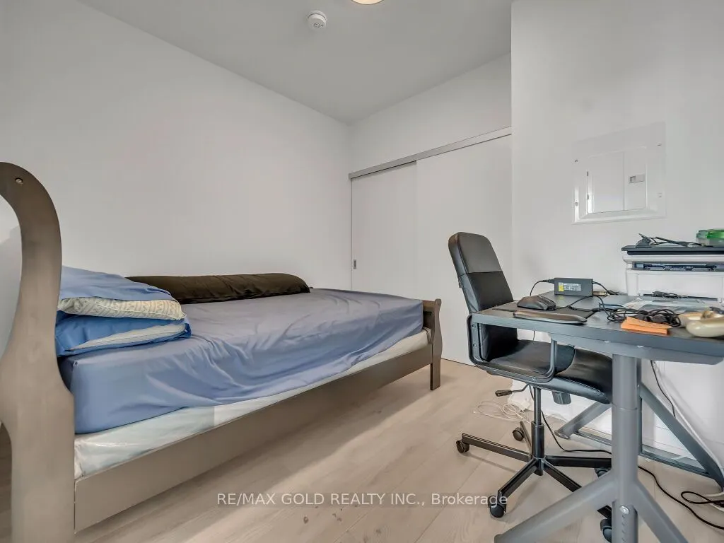5 Wellington Street, #1405