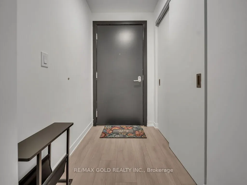 5 Wellington Street, #1405