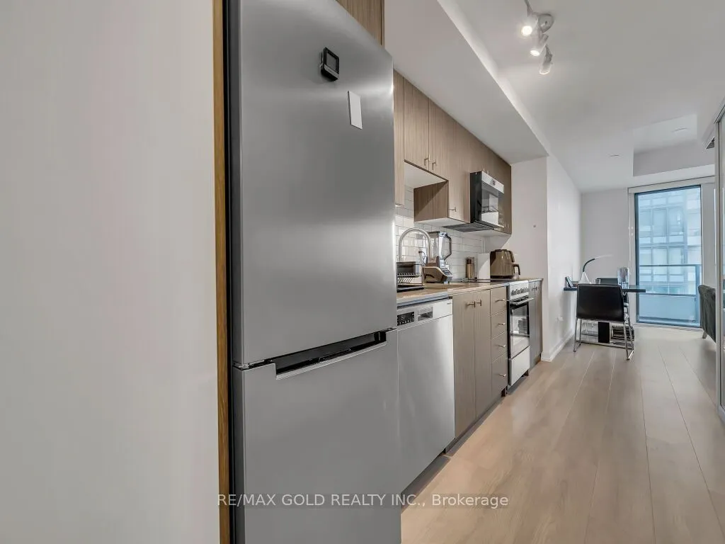 5 Wellington Street, #1405