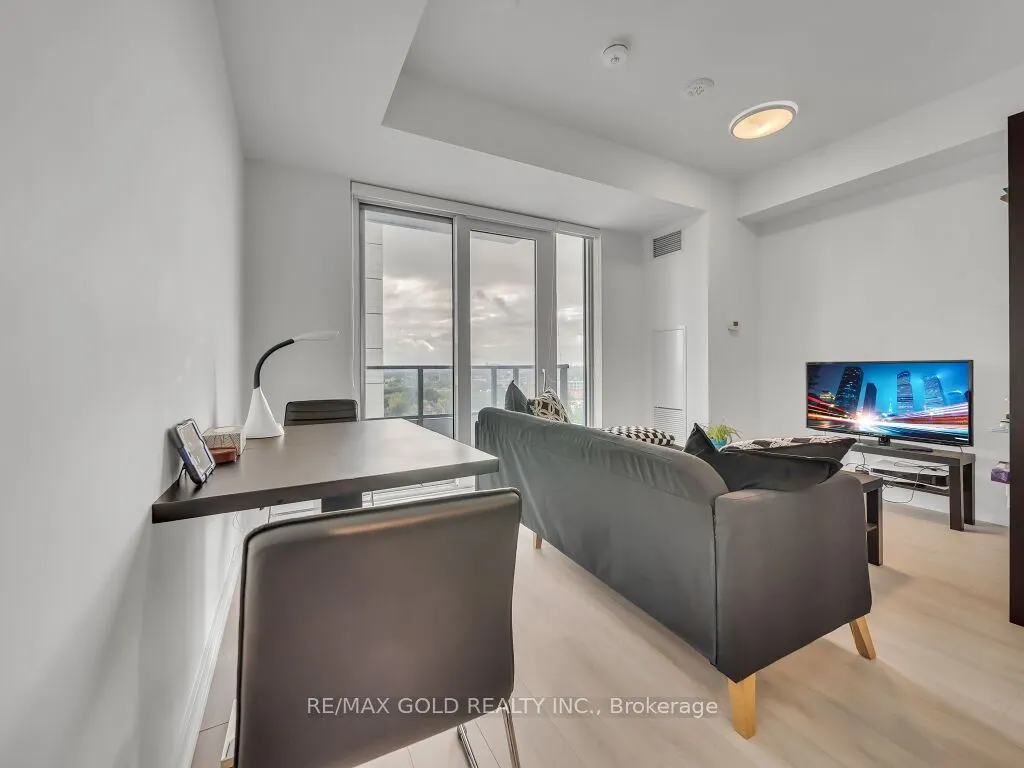 5 Wellington Street, #1405