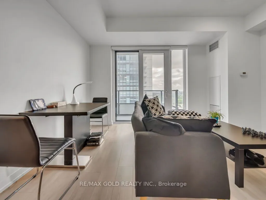 5 Wellington Street, #1405