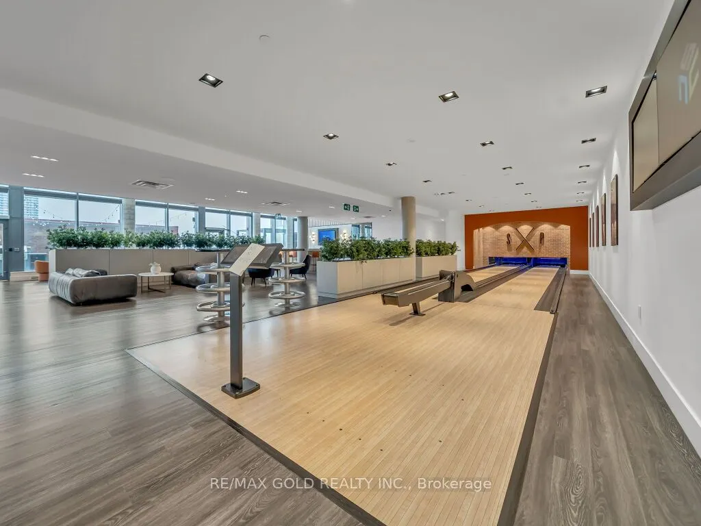 5 Wellington Street, #1405