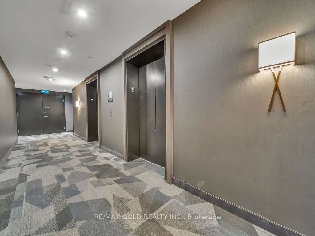 5 Wellington Street, #1405