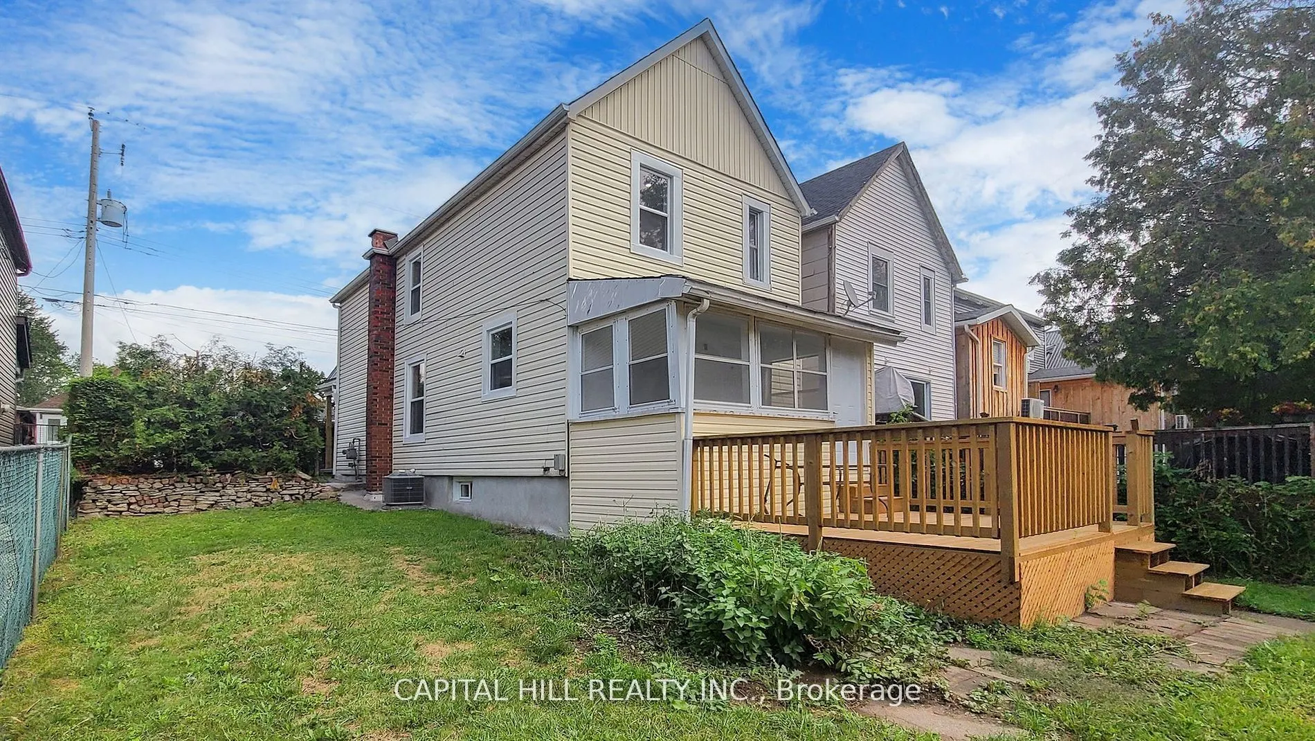 160 Picton Street E