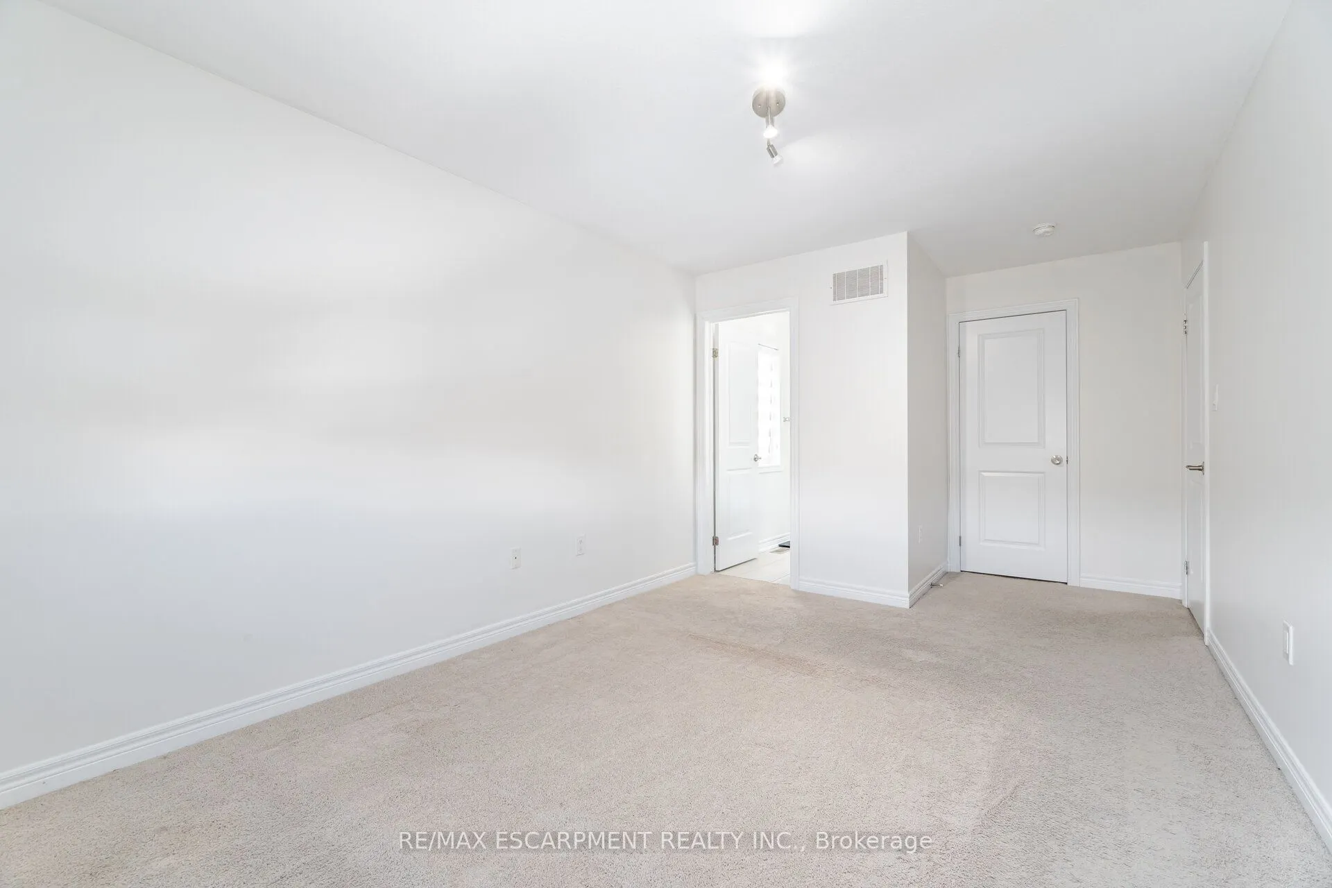 136 Westbank Trail