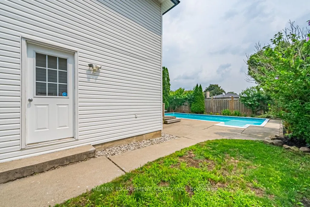 12 Quinlan Court