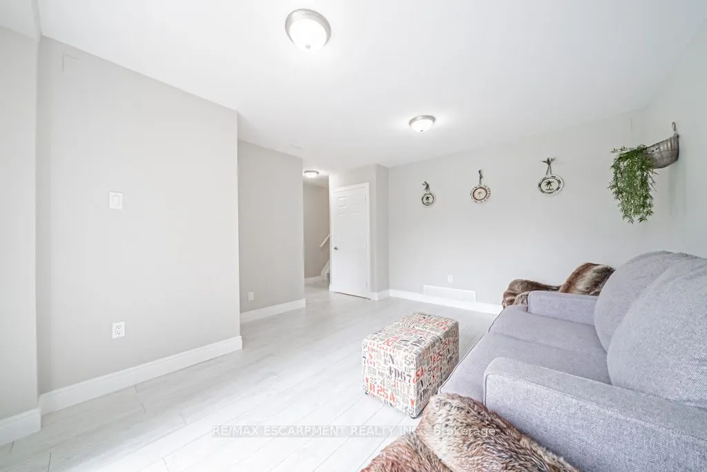 12 Quinlan Court