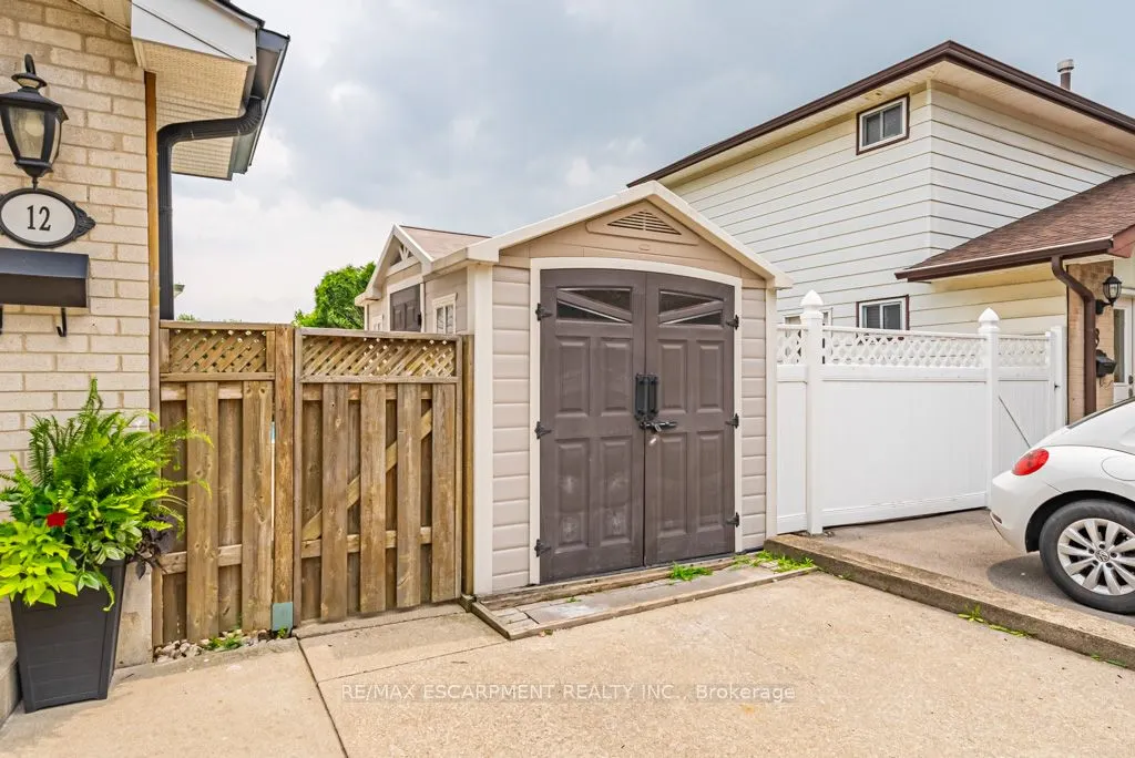 12 Quinlan Court