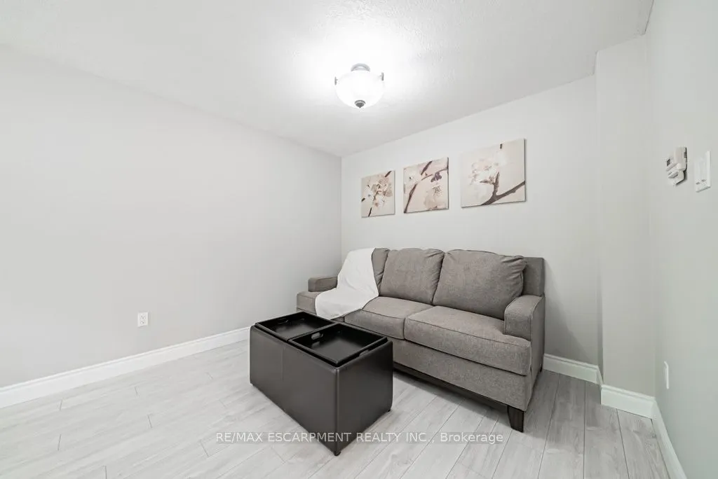 12 Quinlan Court