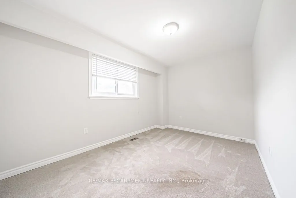 12 Quinlan Court