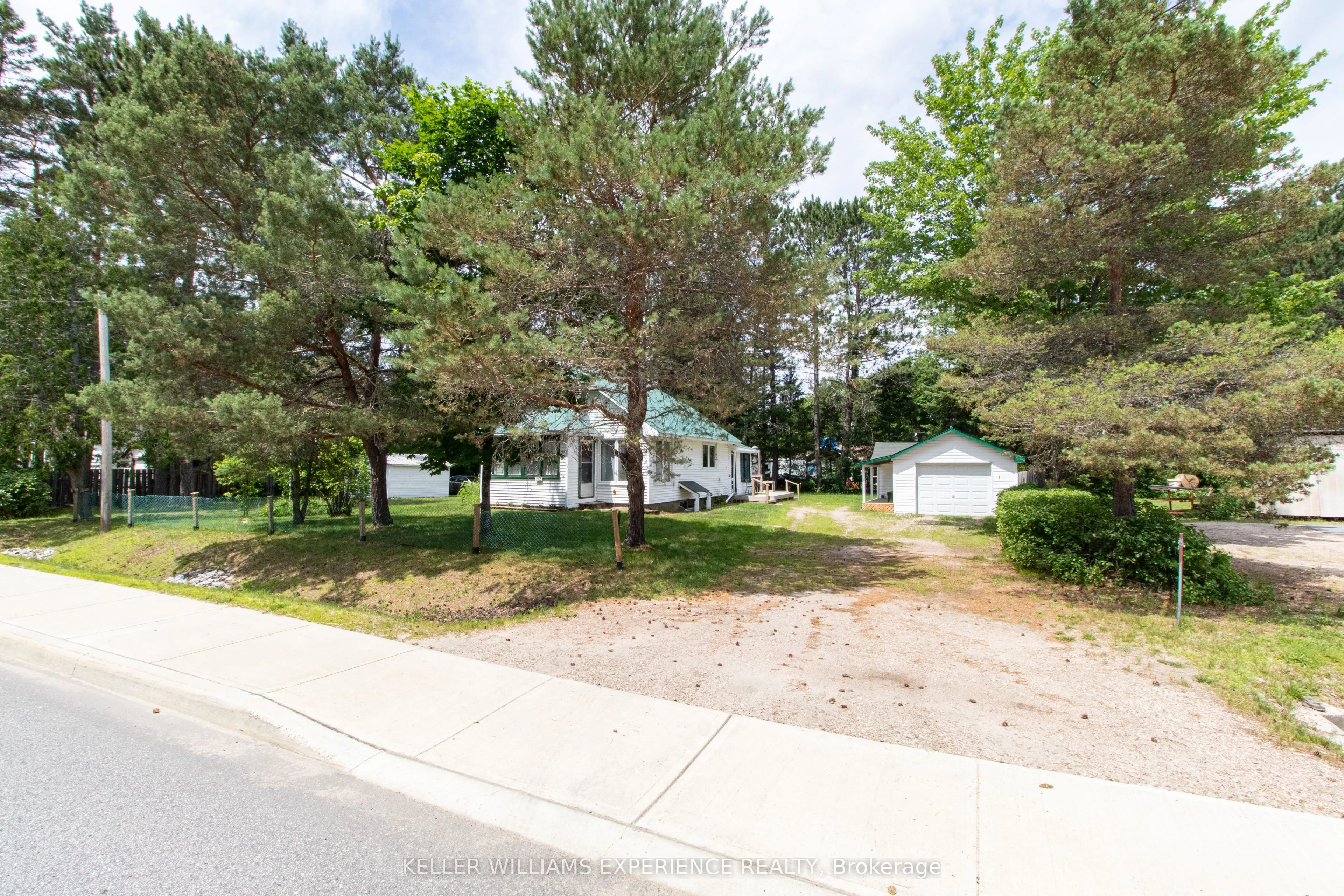 152 Ottawa Avenue