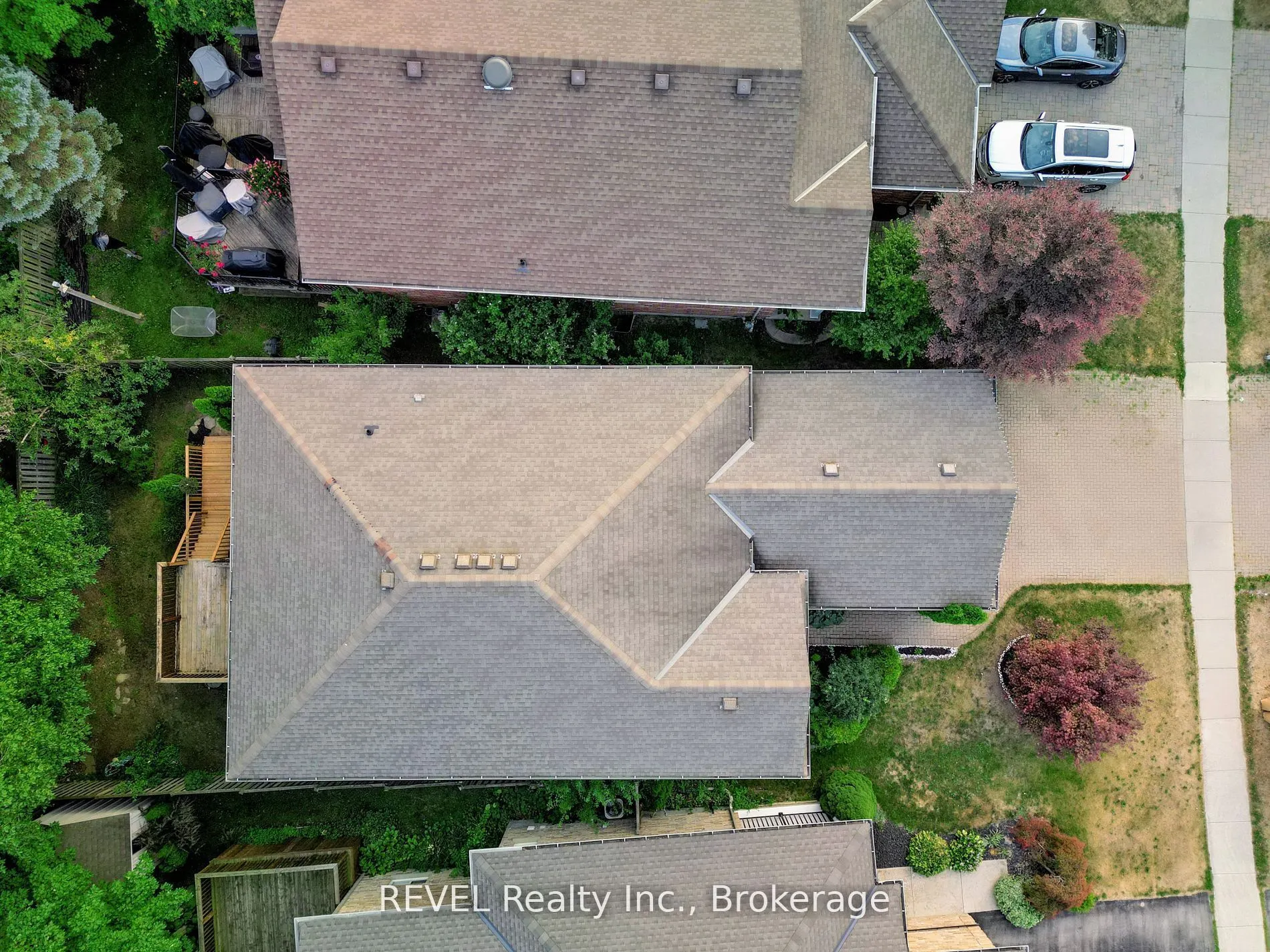 1085 South Wenige Drive