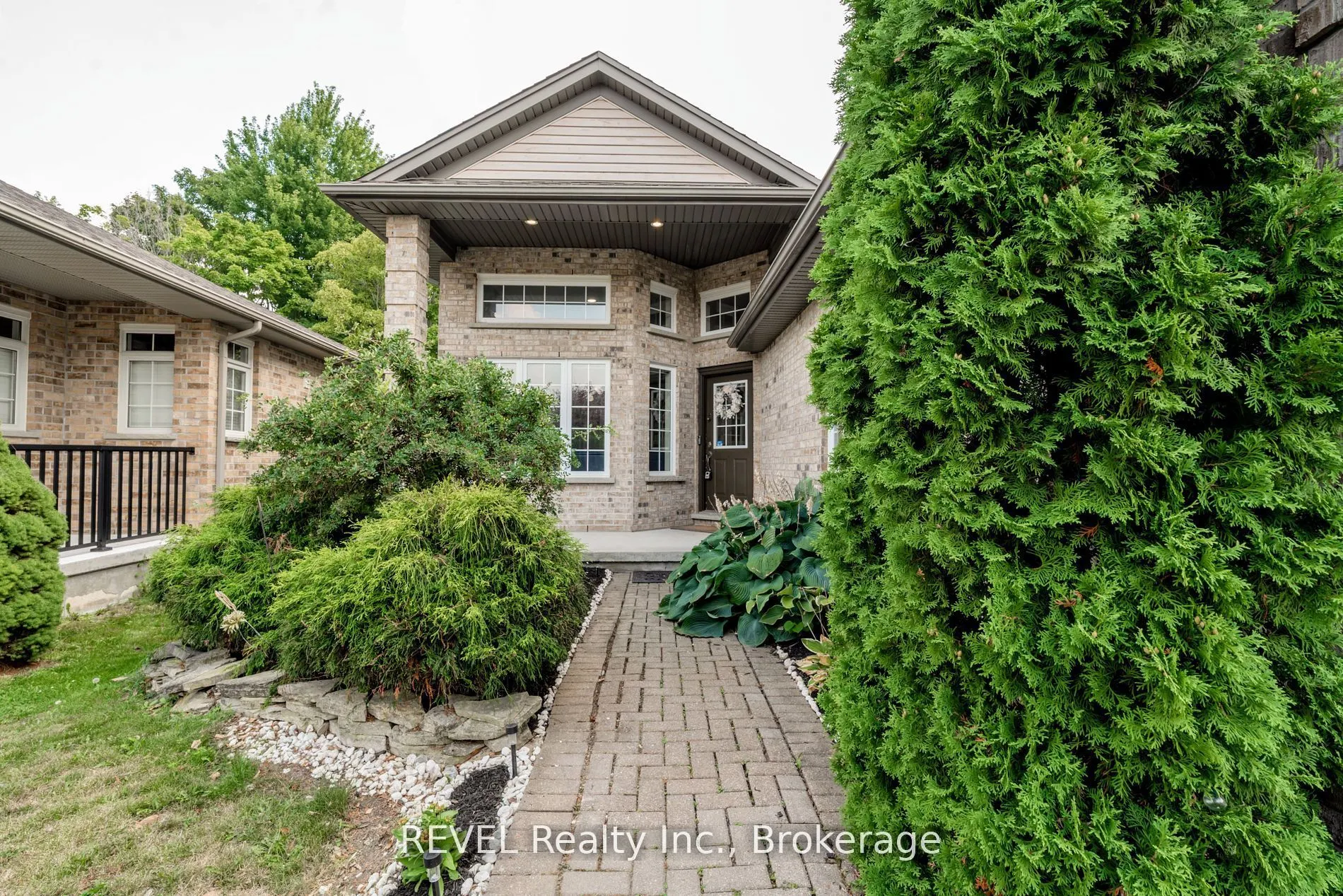 1085 South Wenige Drive