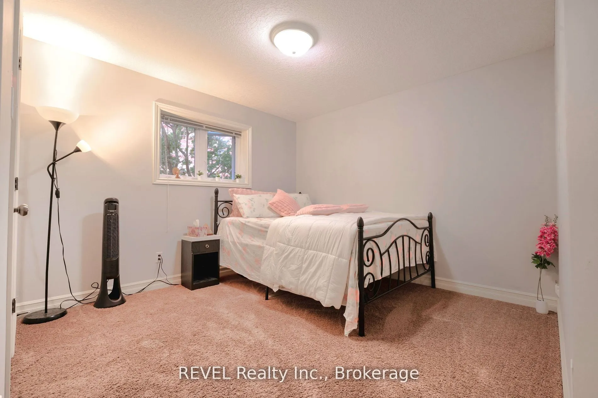 1085 South Wenige Drive
