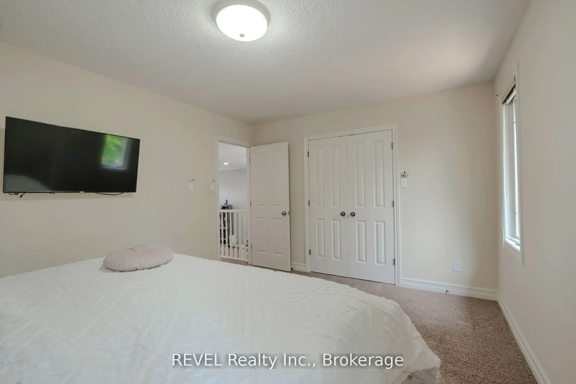 1085 South Wenige Drive