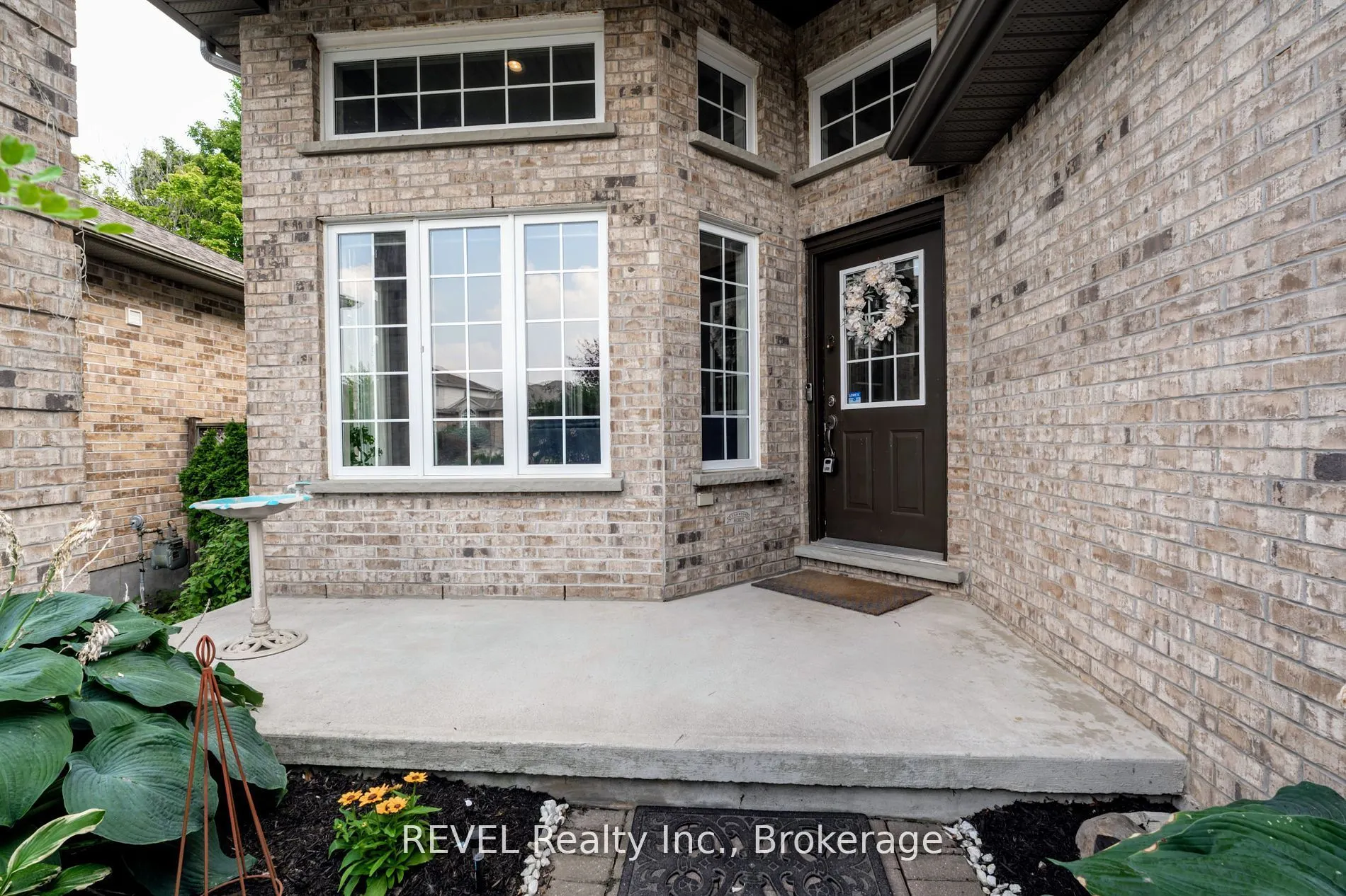 1085 South Wenige Drive
