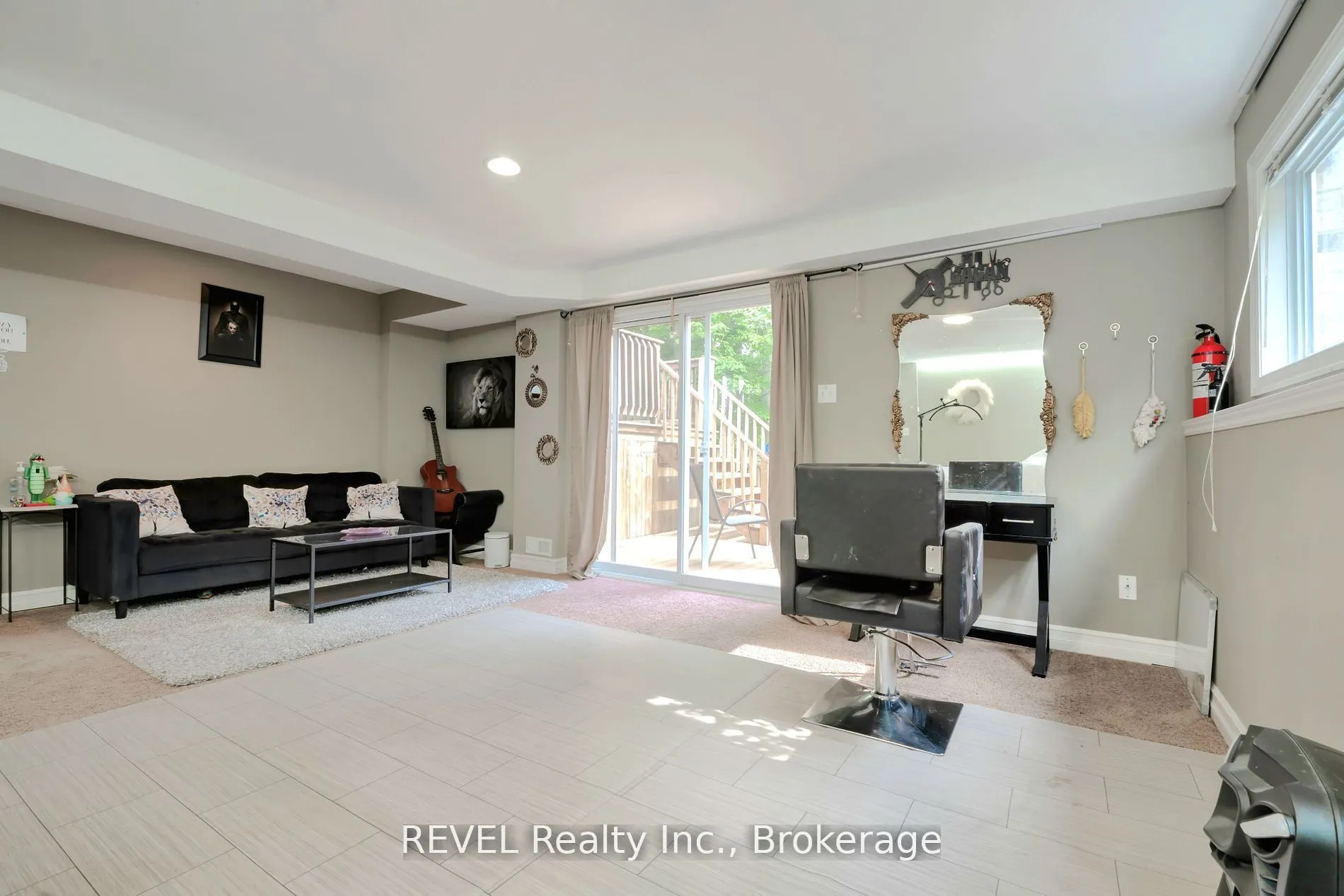 1085 South Wenige Drive