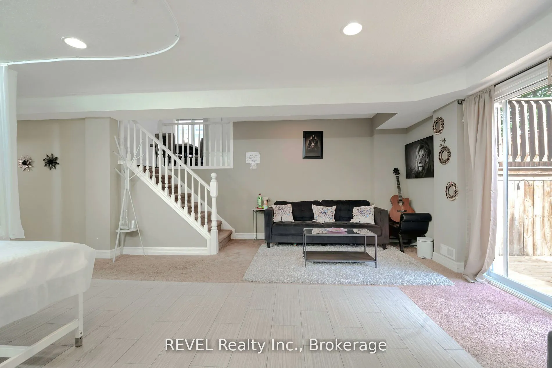 1085 South Wenige Drive