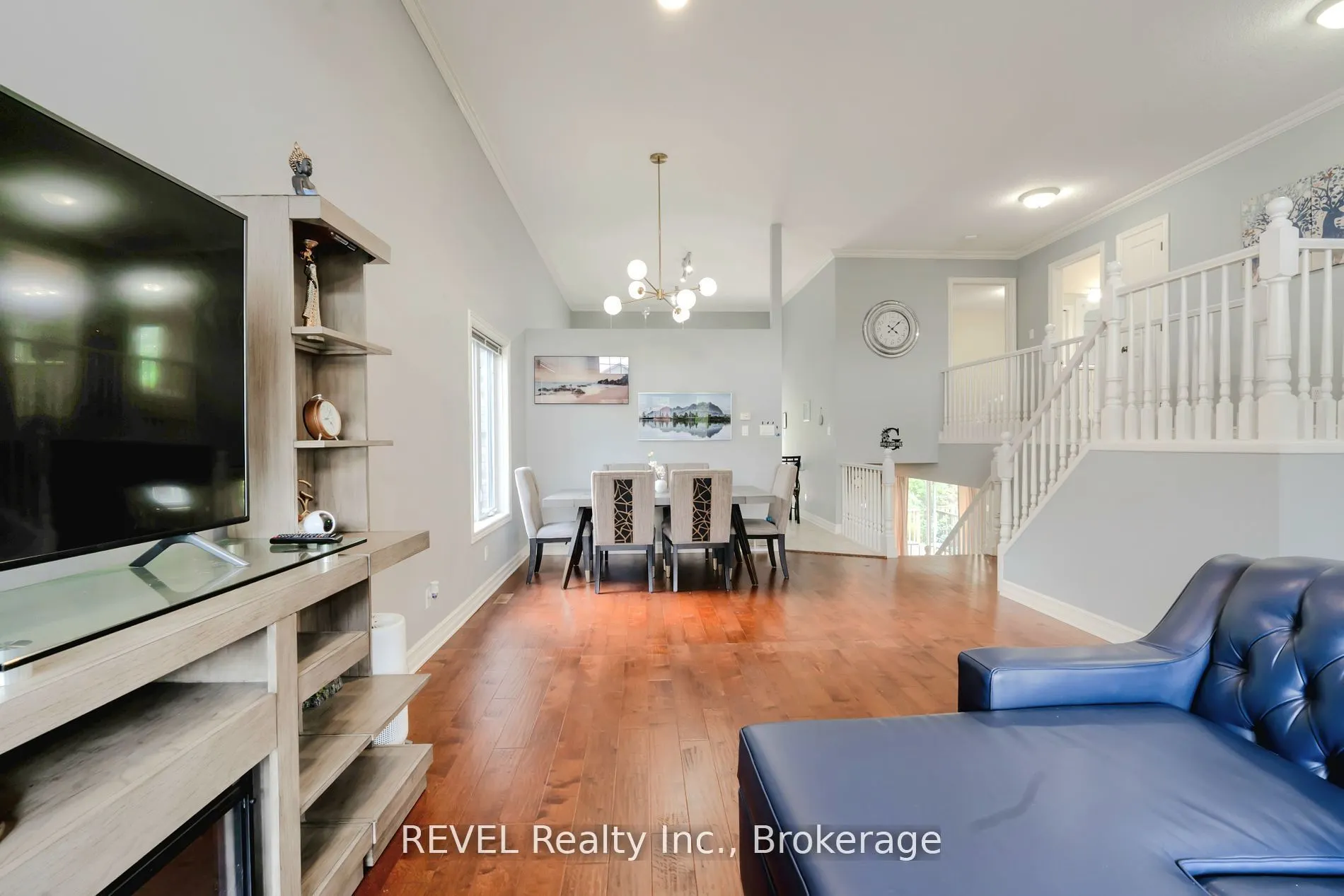1085 South Wenige Drive