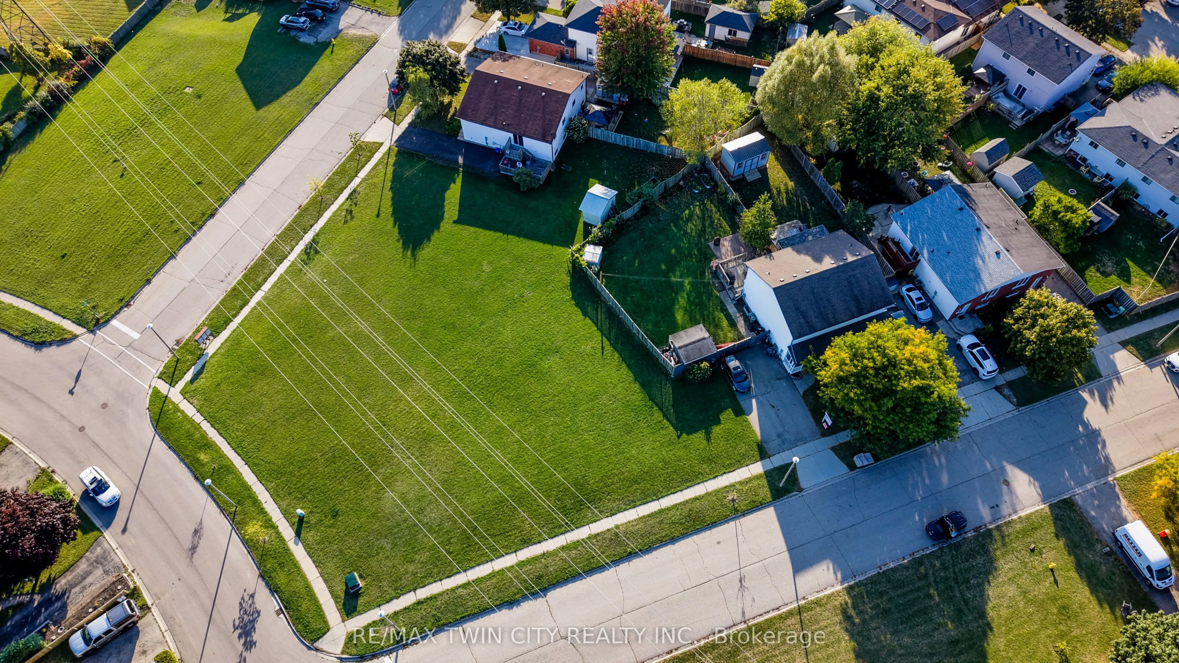 143 Dyer Court