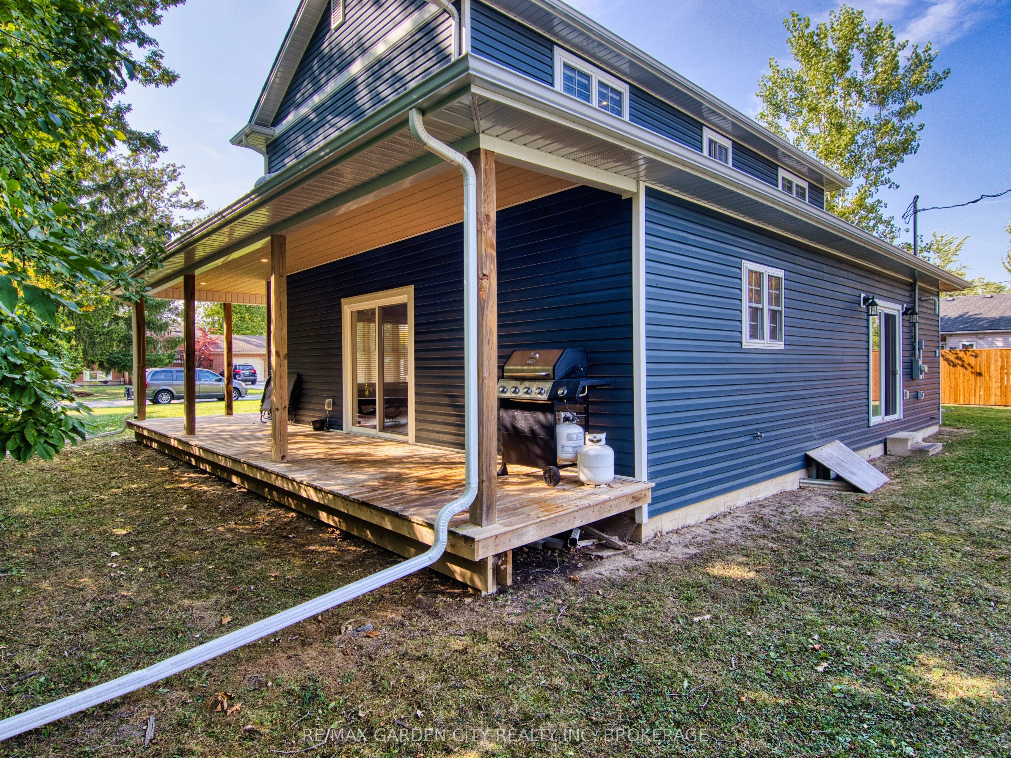 686 Lakeview Road