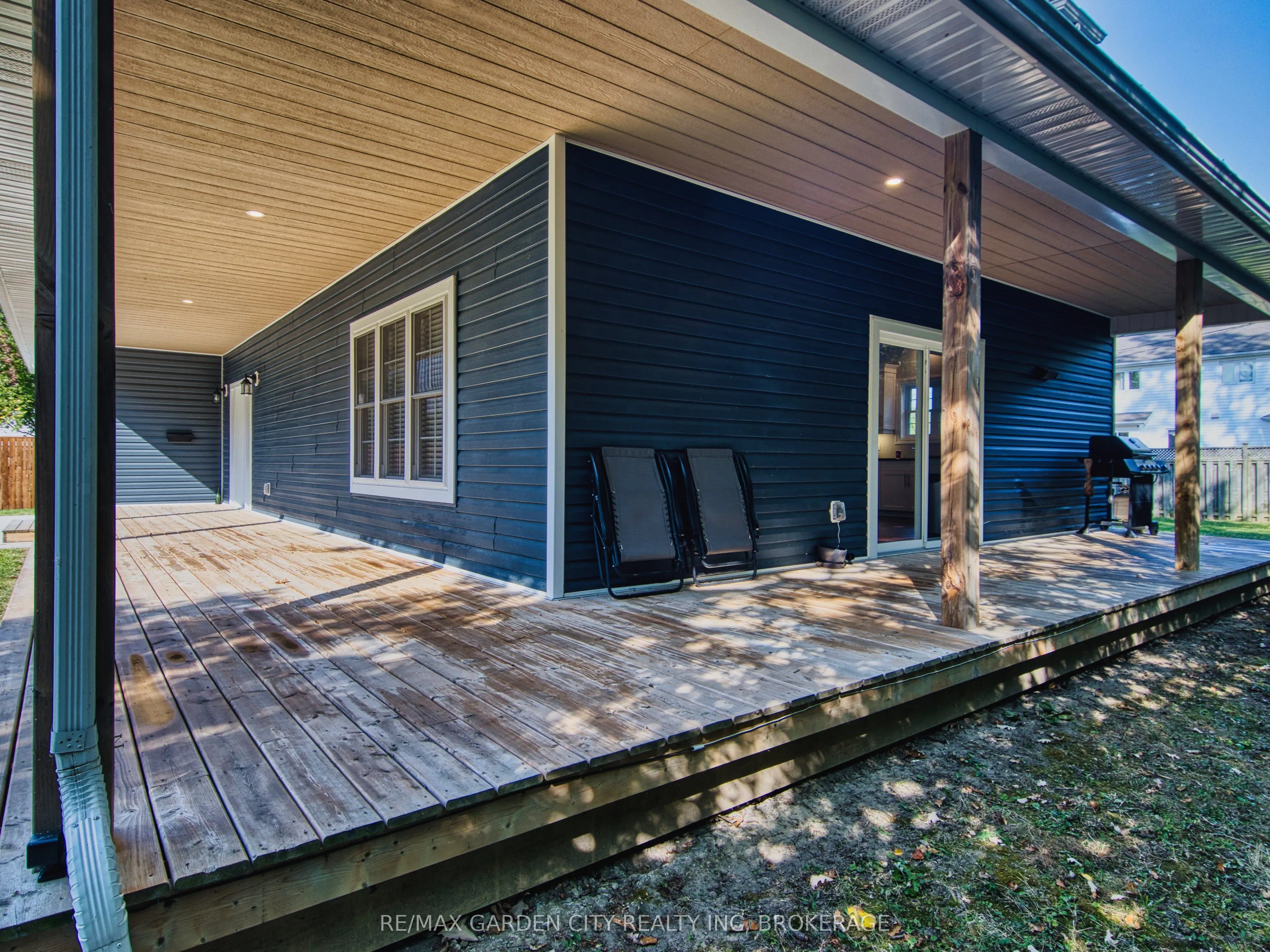 686 Lakeview Road