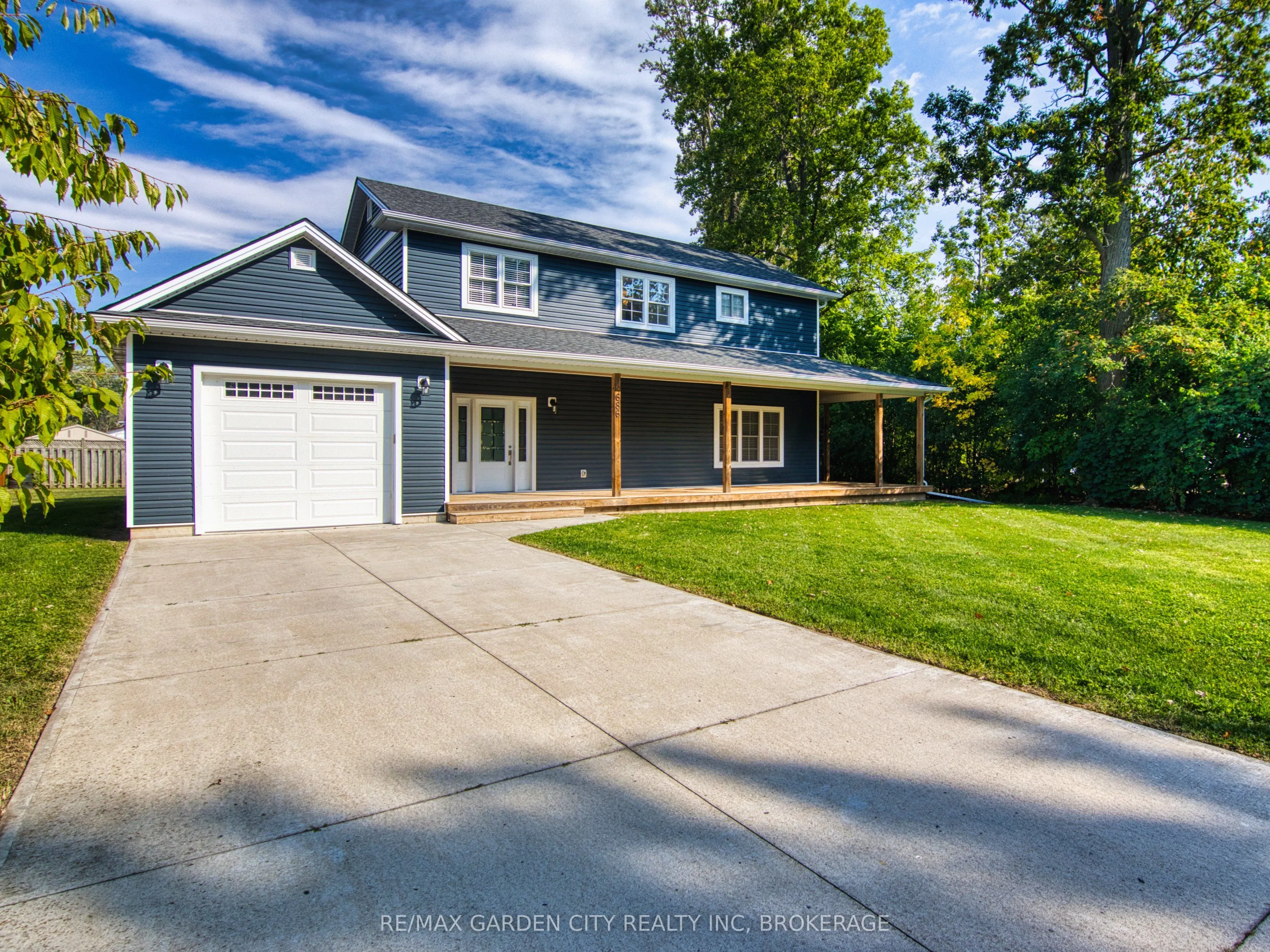 686 Lakeview Road
