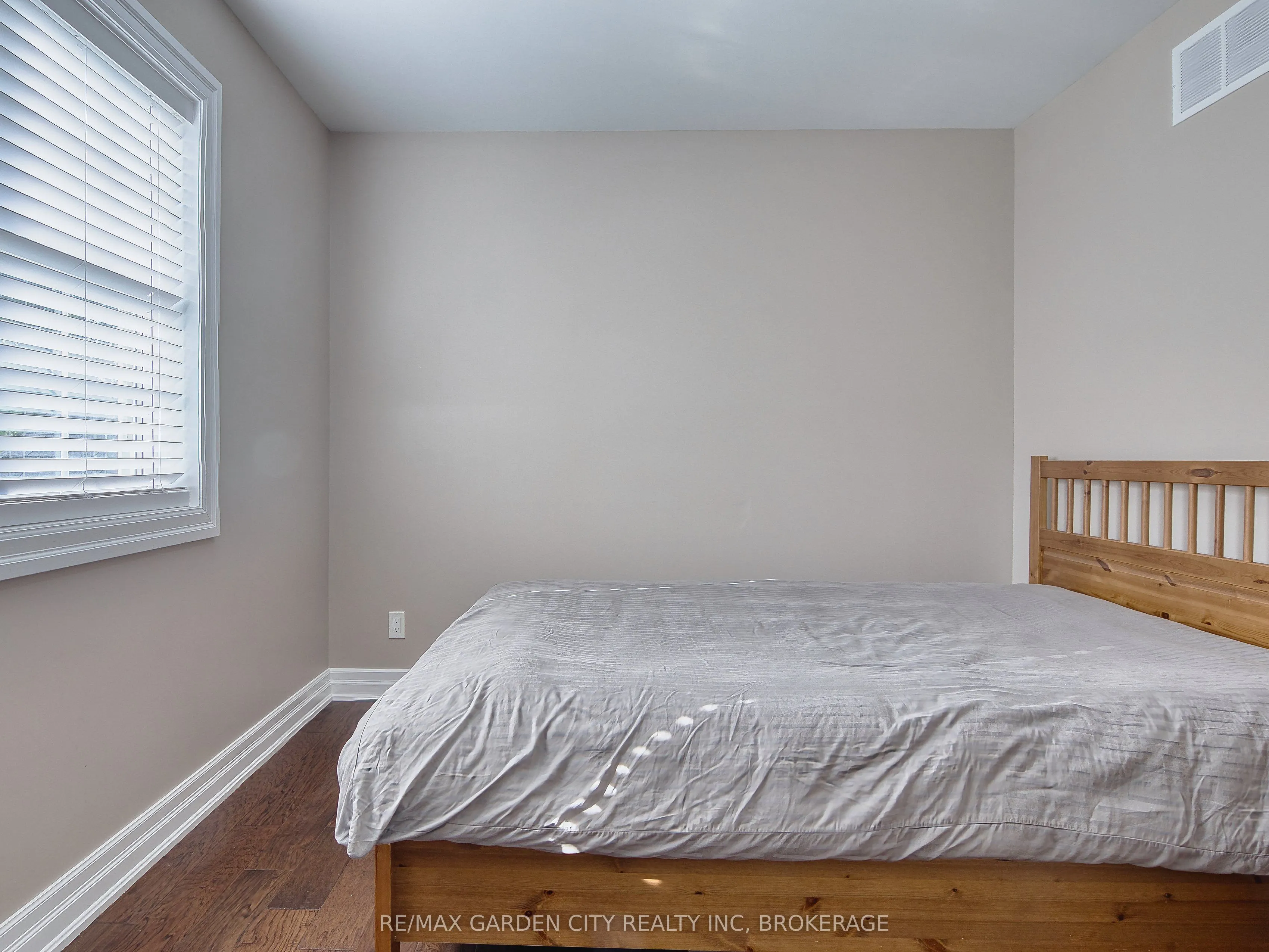 686 Lakeview Road