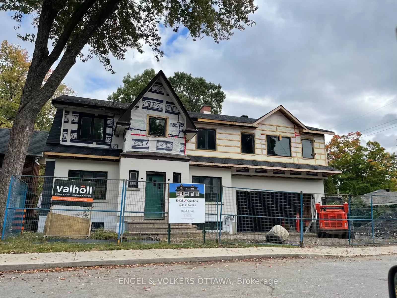 97 Marlowe Crescent