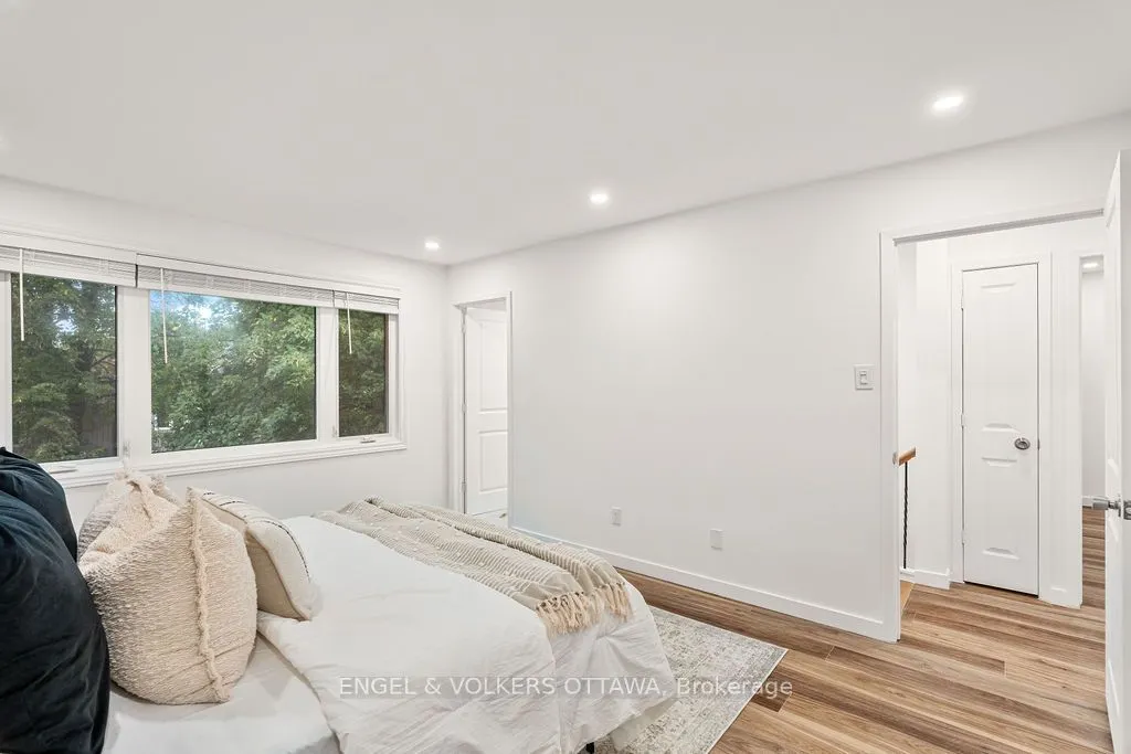 12 Bayside Private