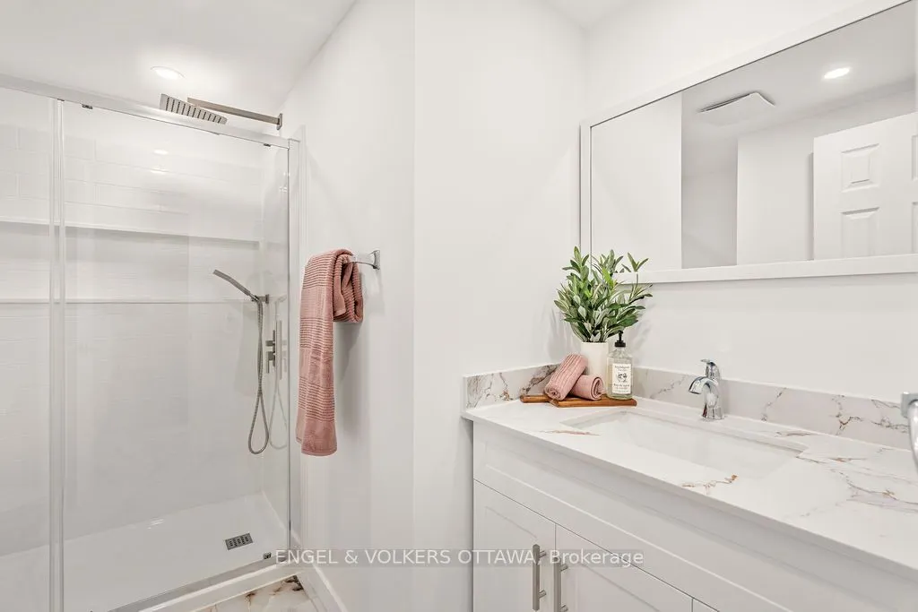 12 Bayside Private