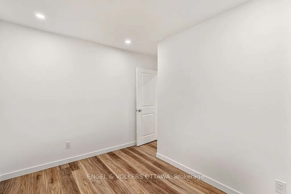 12 Bayside Private